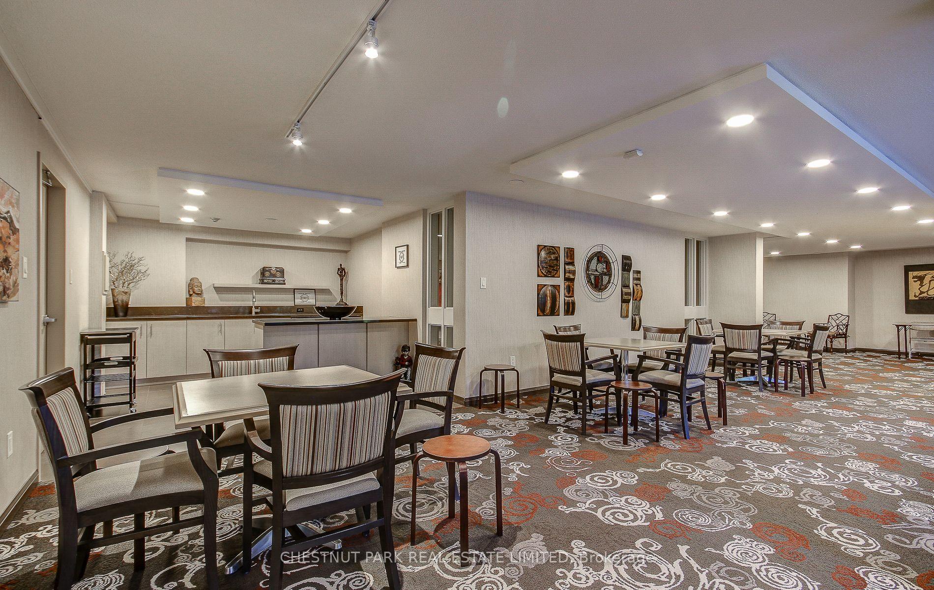 2 Bedrooms Condo at 1400 Dixie, Mississauga For sale