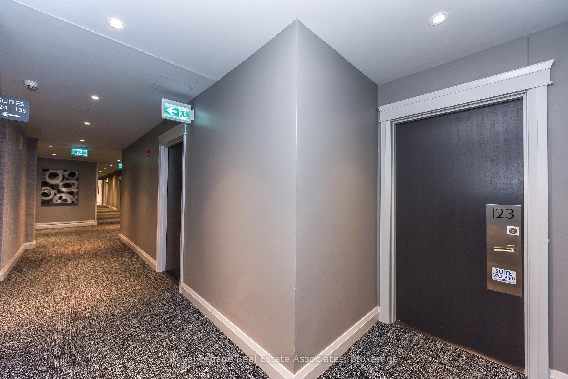 3 Bedrooms Condo at 102 Grovewood, Oakville For sale