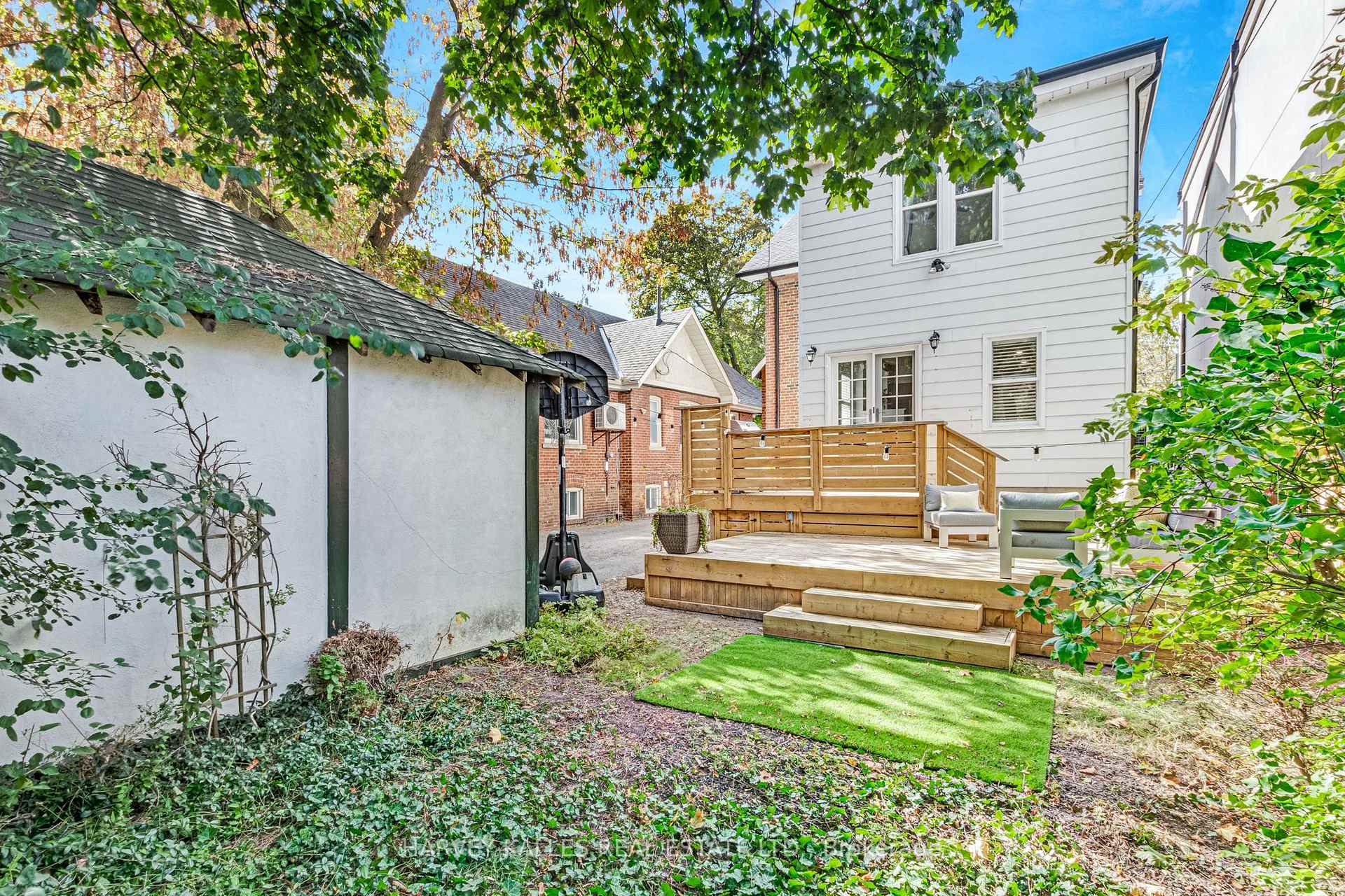 311 Rosewell Avenue