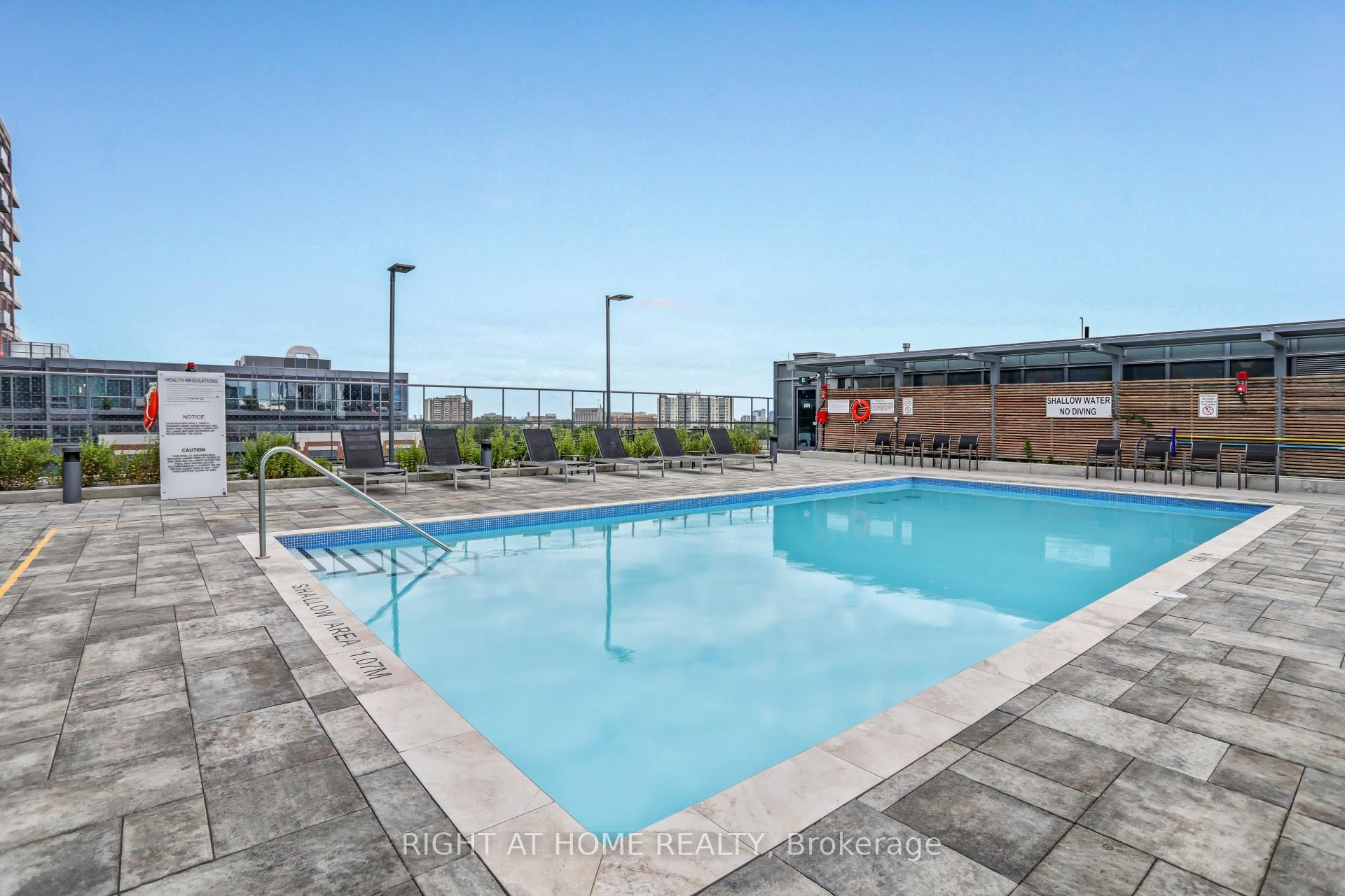 4 Bedrooms Condo at 31 Tippett, Toronto For sale