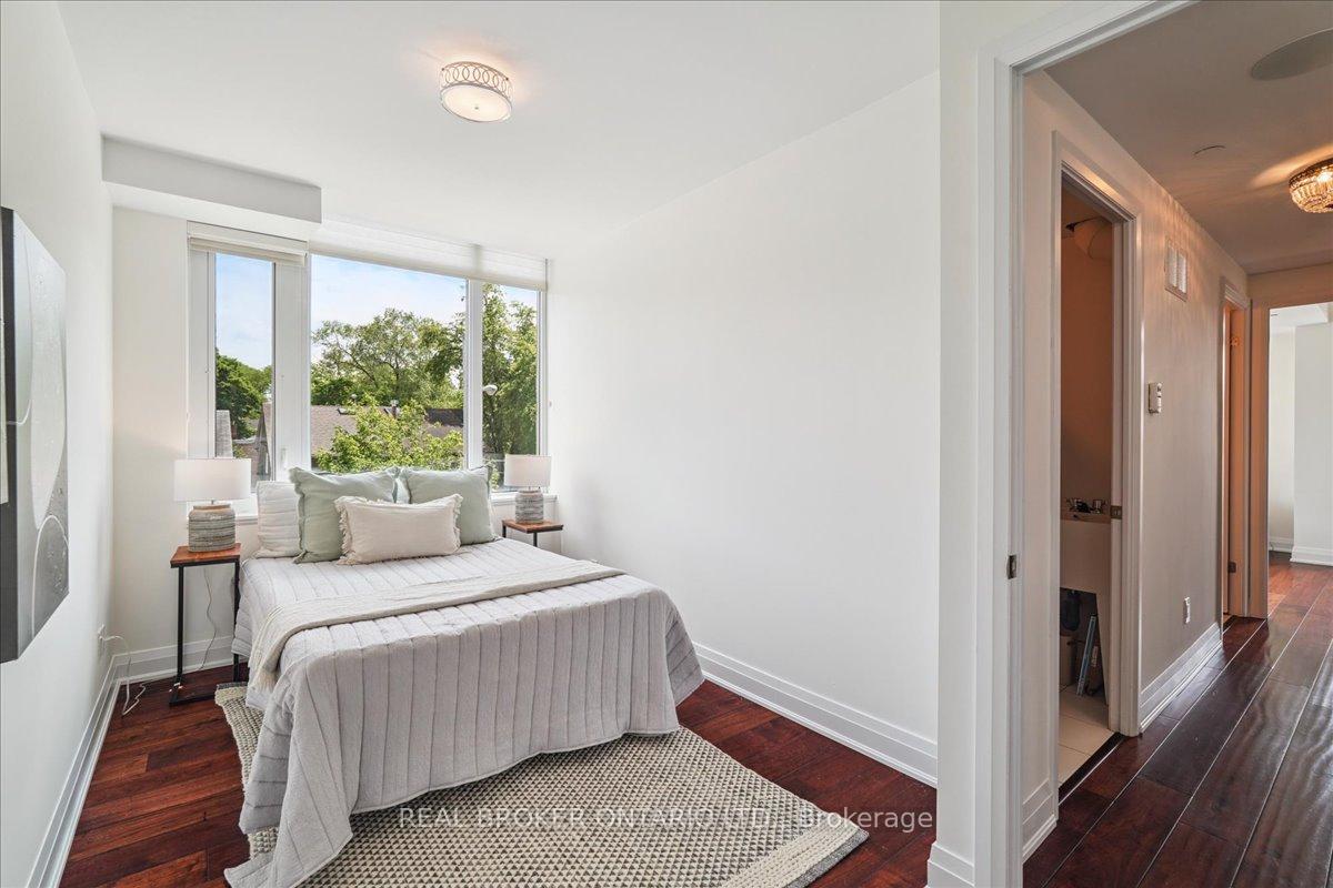 3 Bedrooms Condo at 191 Duplex, Toronto For sale