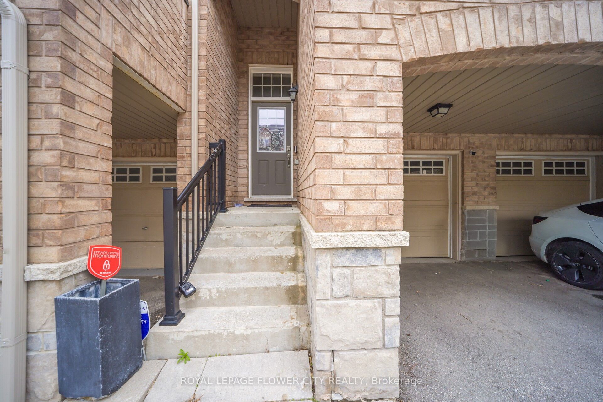 82 Magdalene Crescent