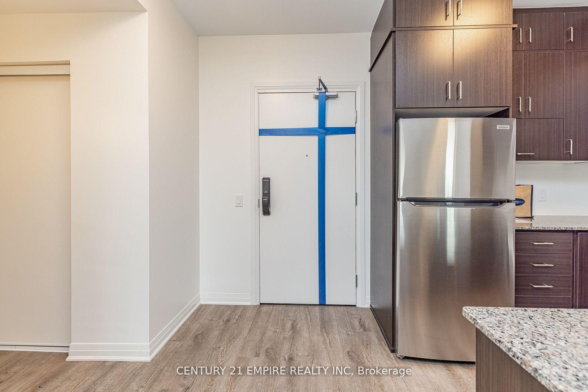 2 Bedrooms Condo at 95 Dundas,  Oakville For sale