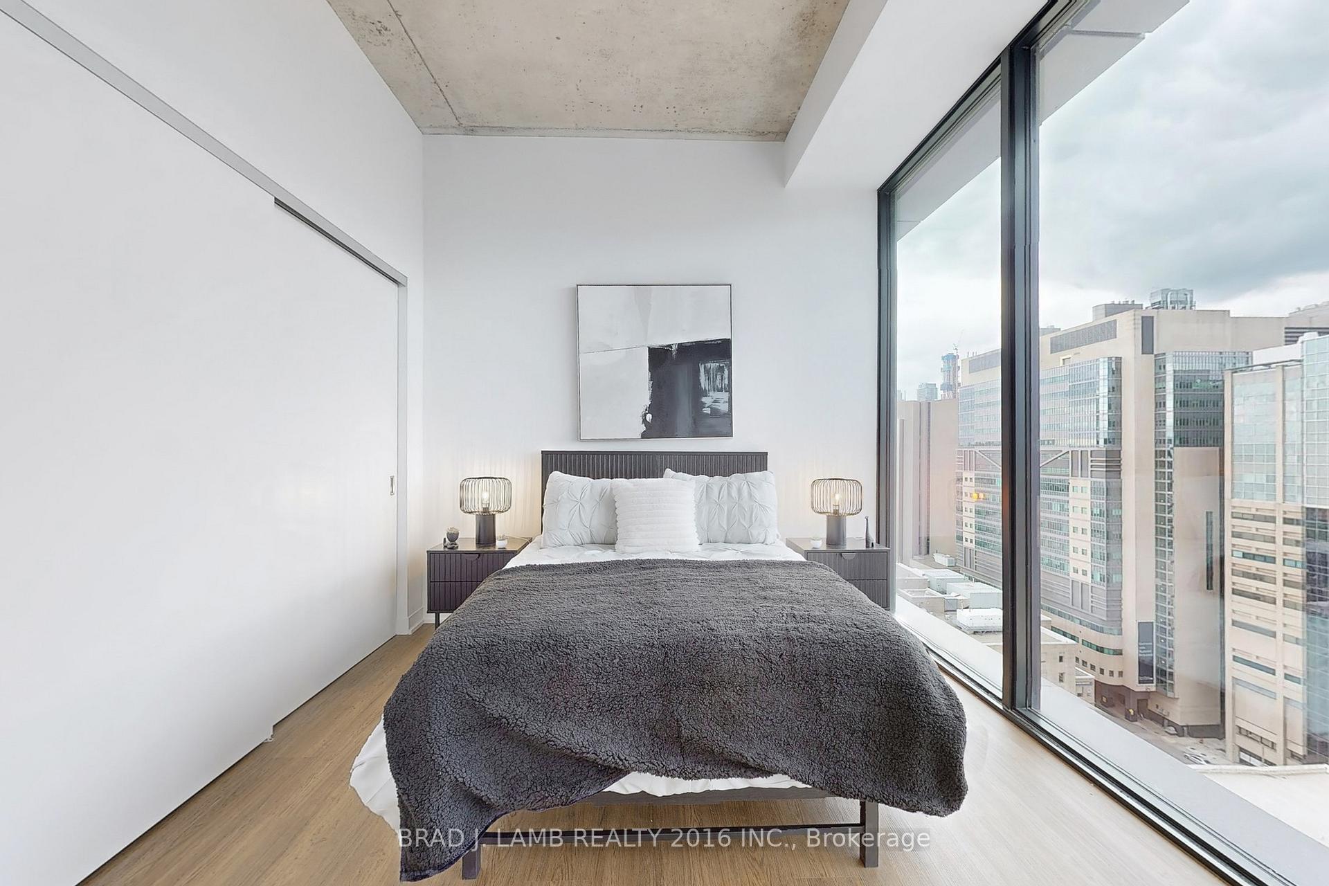 3 Bedrooms Condo at 195 McCaul, Toronto For sale