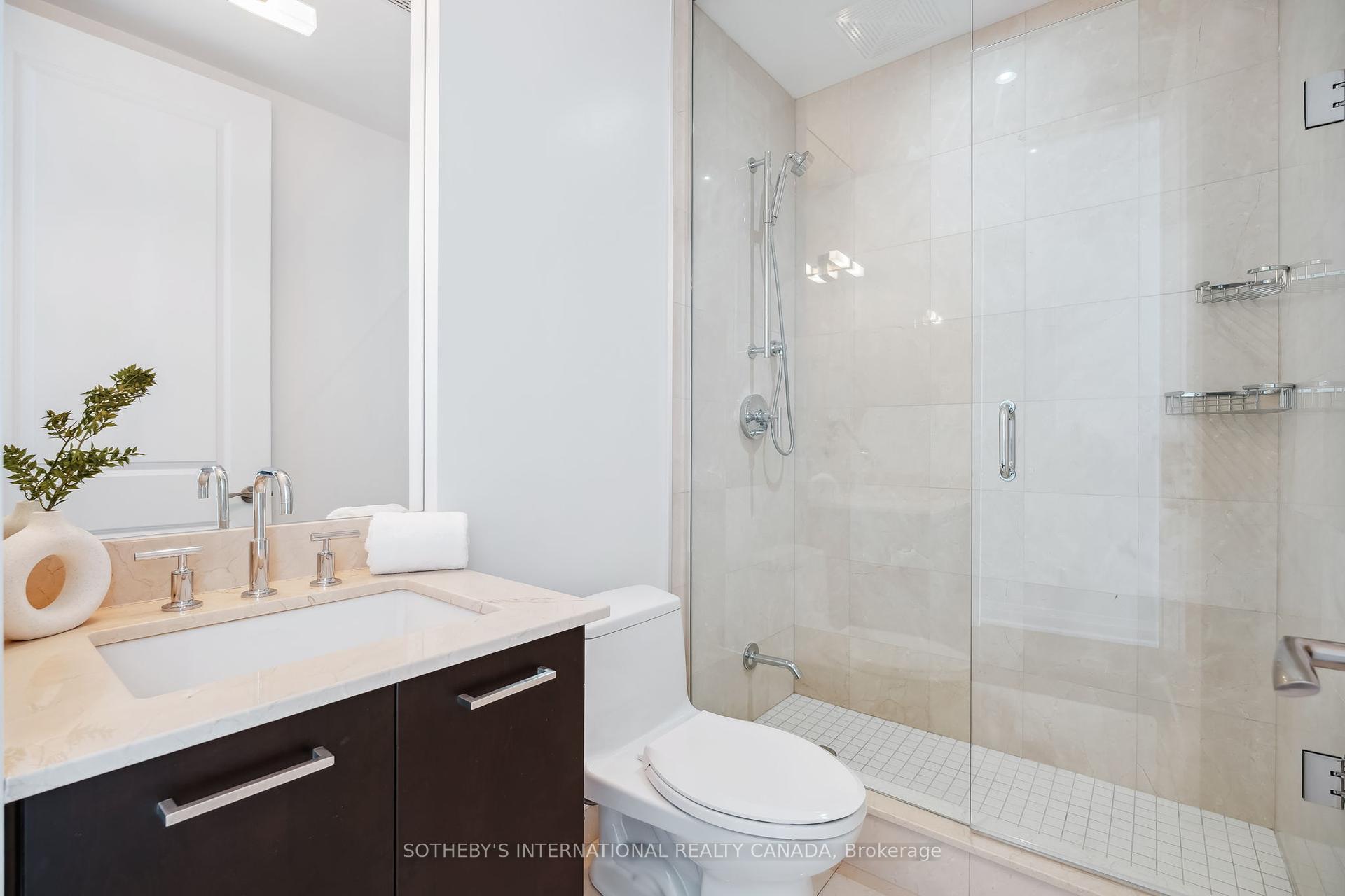 3 Bedrooms Condo at 1 Bedford, Toronto For sale