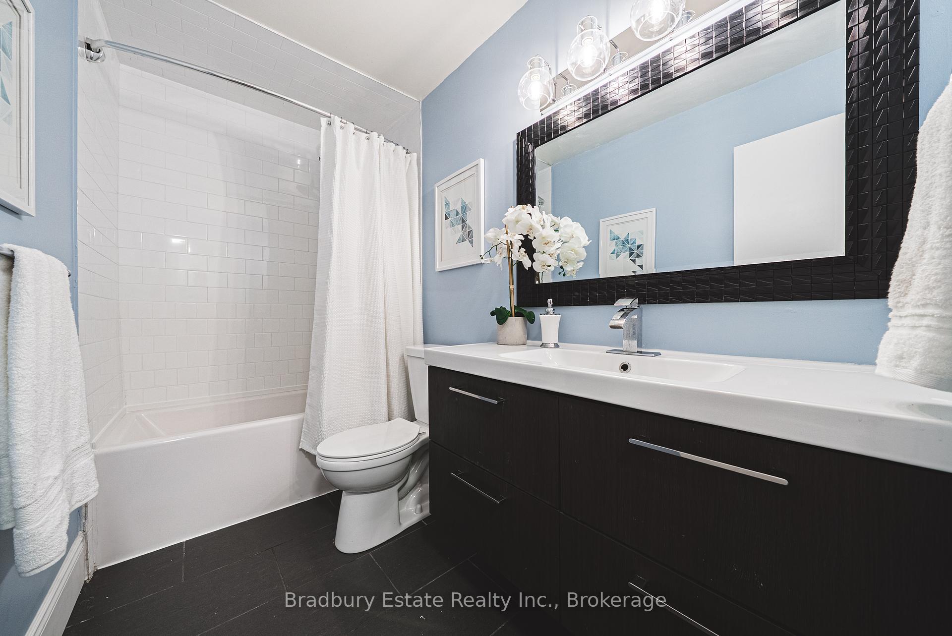 3 Bedrooms Condo at 1489 Ester, Burlington For sale