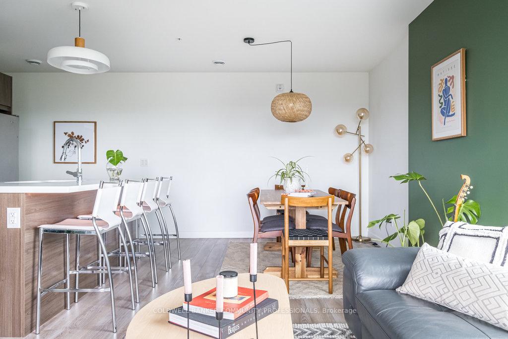 2 Bedrooms Condo at 467 Charlton, Hamilton For sale