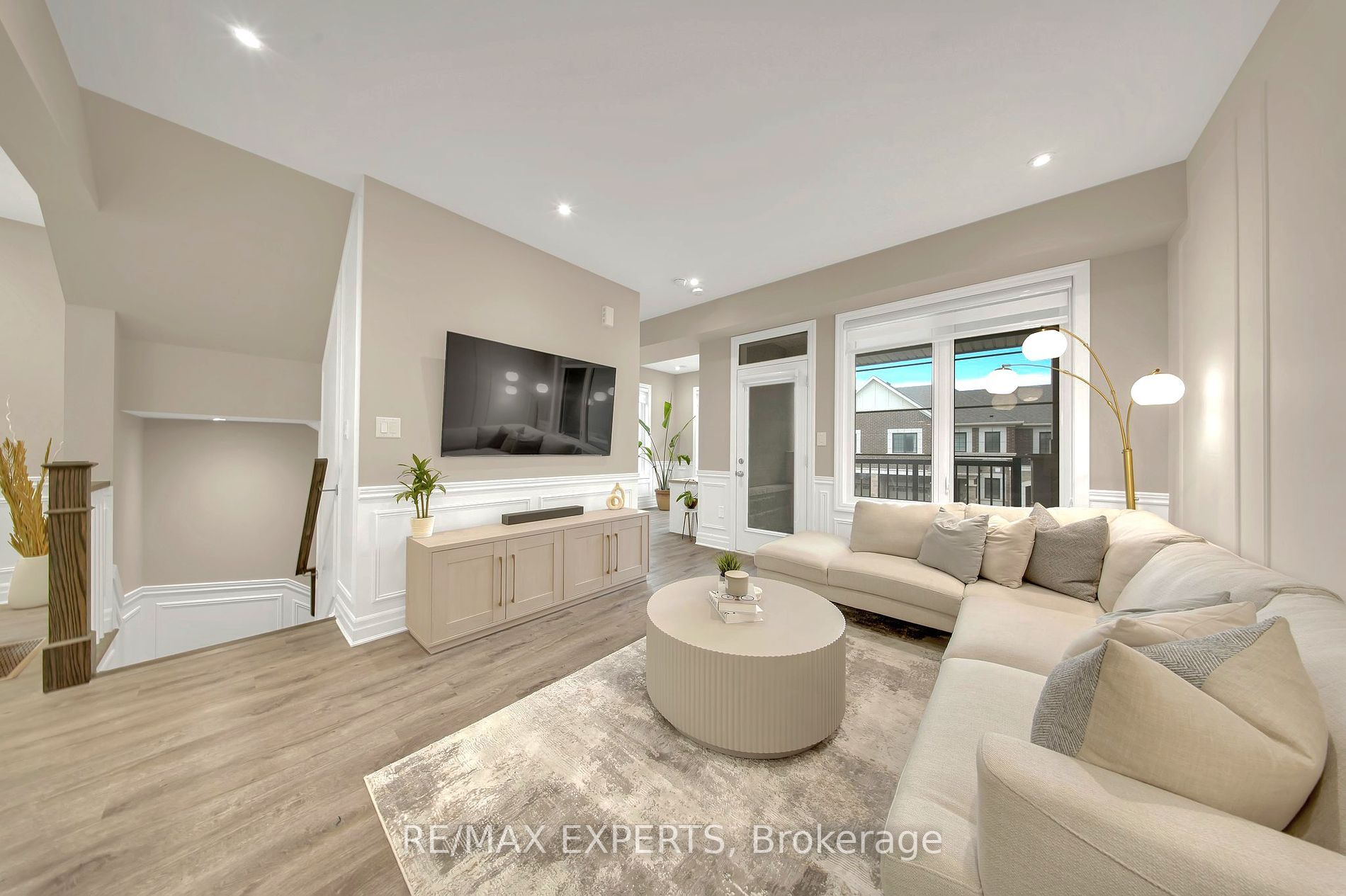 1573 Moira Crescent