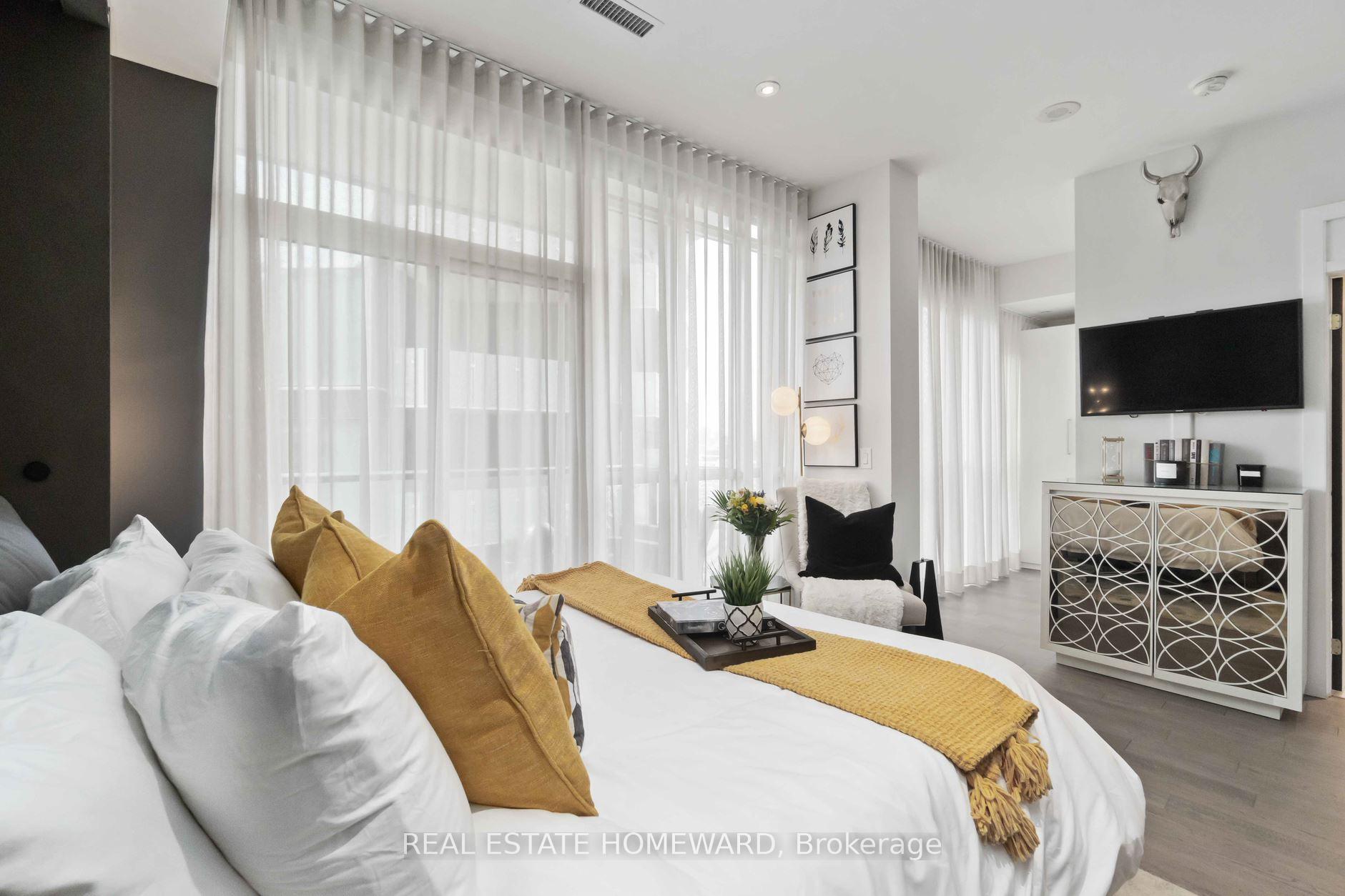 Condo at 32 Davenport, Toronto For sale