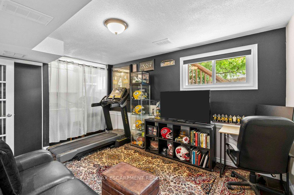 3 Bedrooms Condo at 29 HERITAGE, Hamilton For sale
