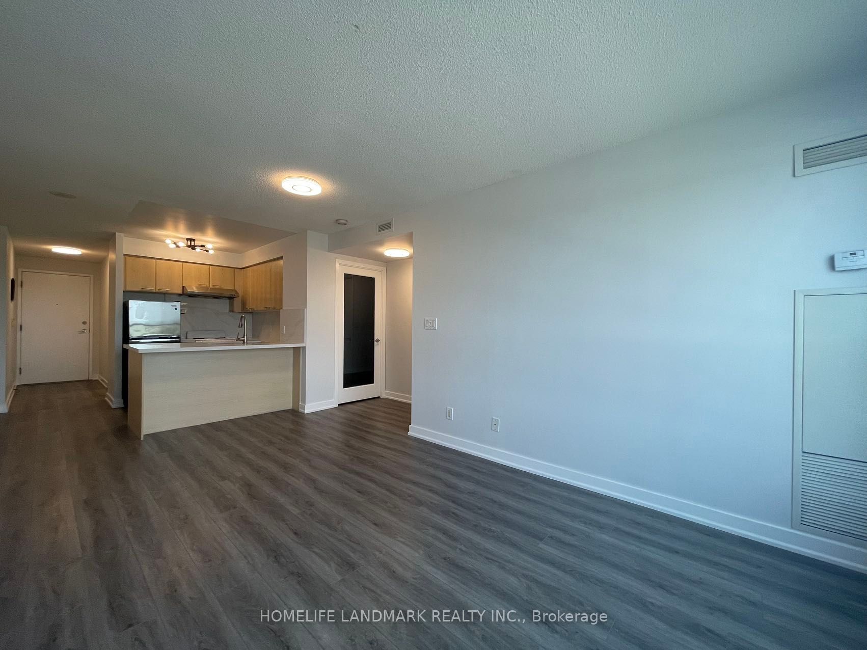 36 Lee Centre Drive, #2001