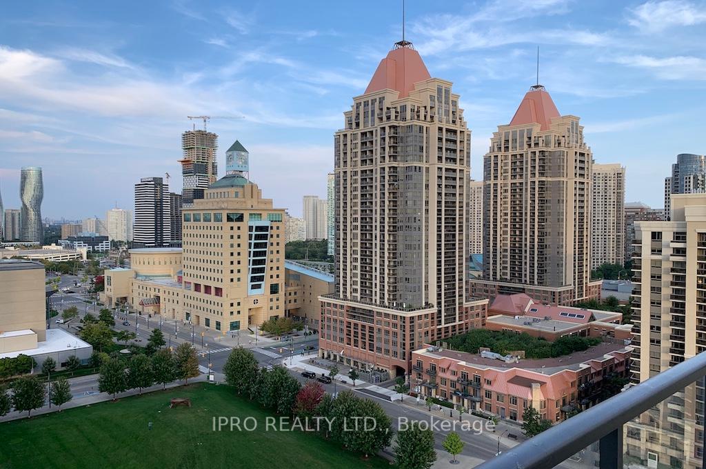 3 Bedrooms Condo at 388 Prince of Wales, Mississauga For sale
