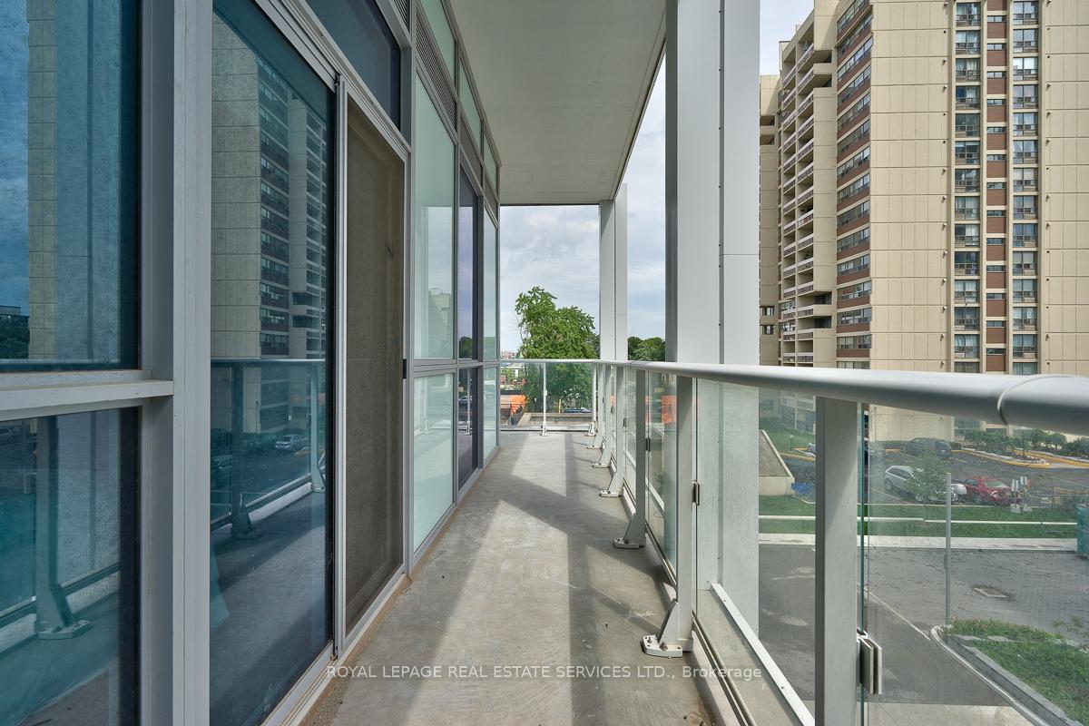 2 Bedrooms Condo at 65 Speers,  Oakville For sale