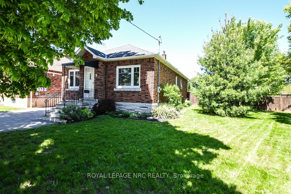 3 Kingsway Crescent, St. Catharines, ON L2N 1A5
