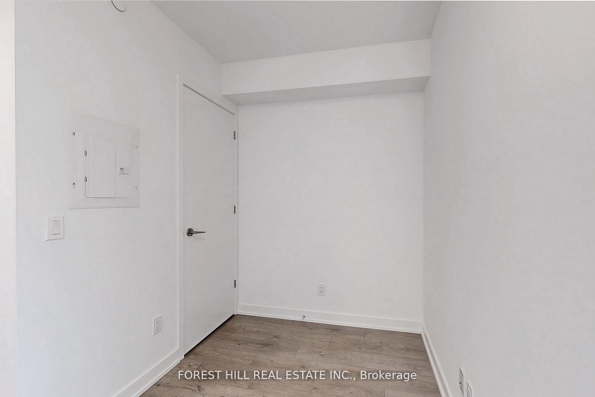 2 Bedrooms Condo at 501 Yonge,  Toronto For sale
