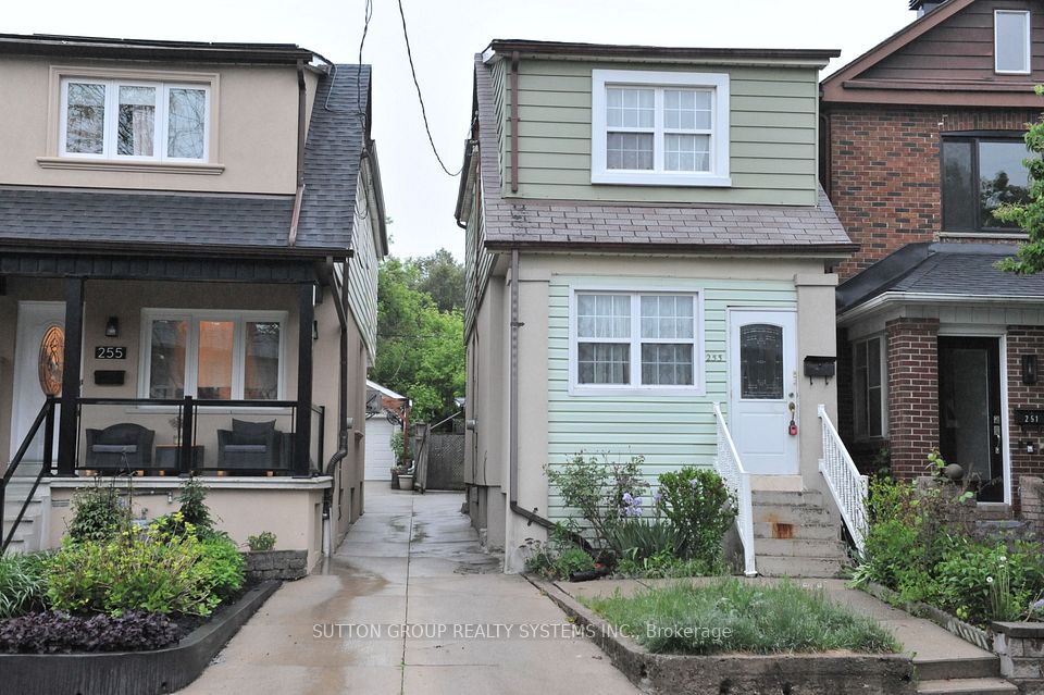 253 Silverthorn