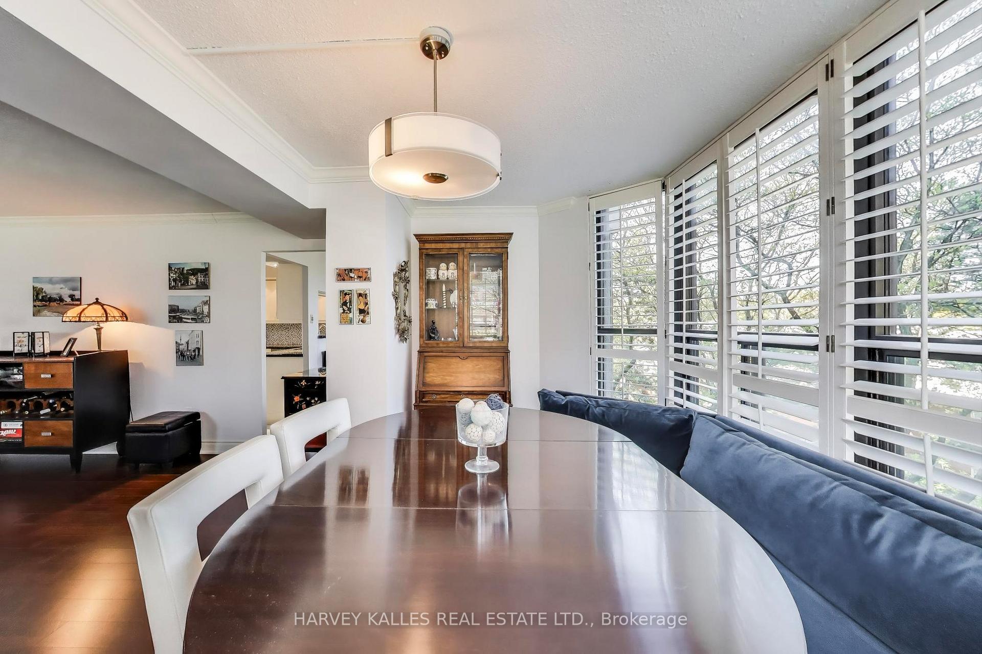 2 Bedrooms Condo at 33 Elmhurst, Toronto For sale