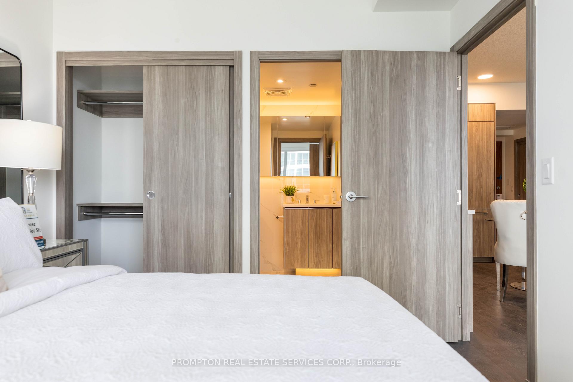 3 Bedrooms Condo at 27 Mcmahon, Toronto For sale