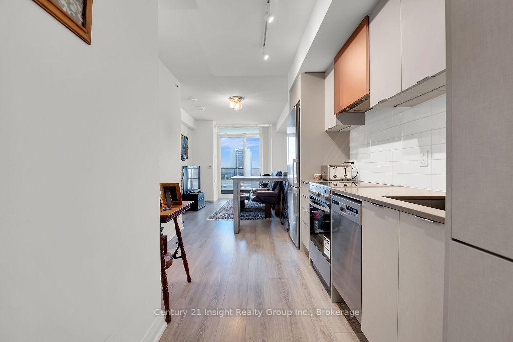 1 Bedroom Condo at 10 Gibbs,  Toronto For sale