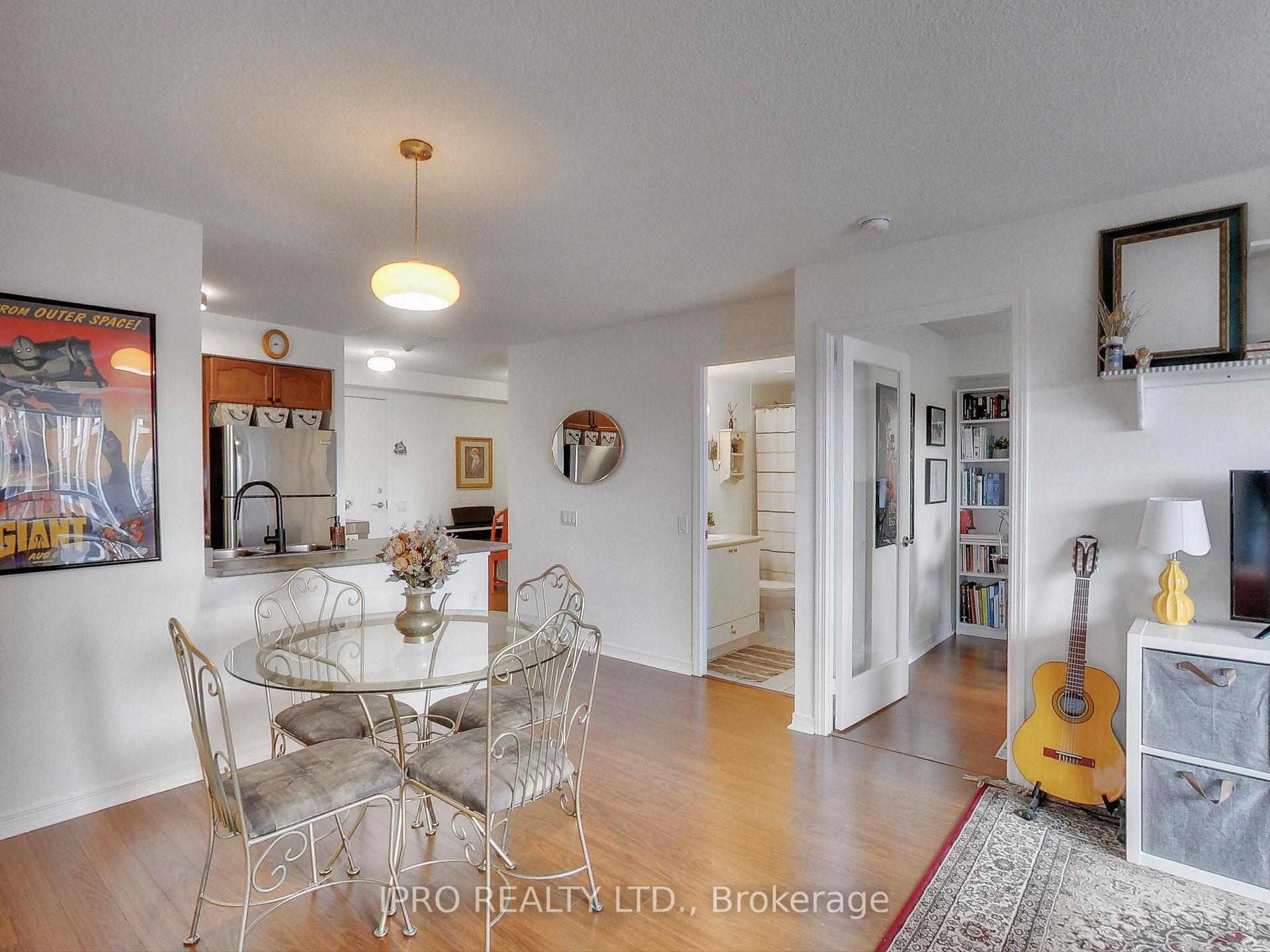 3 Bedrooms Condo at 60 Heintzman, Toronto For sale