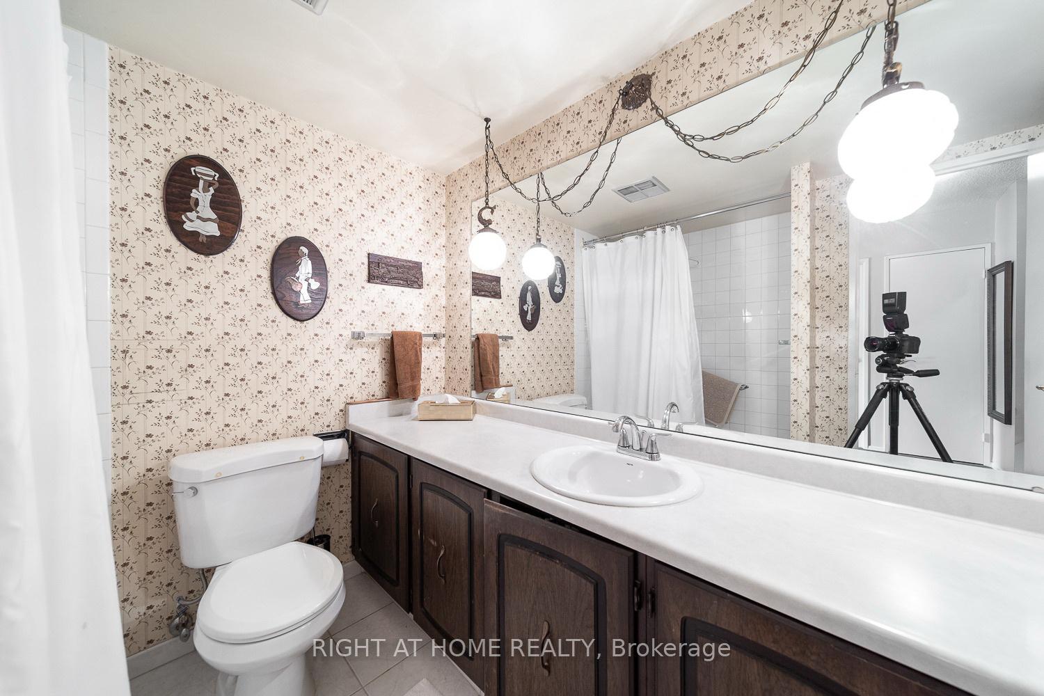 2 Bedrooms Condo at 296 Mill, Toronto For sale