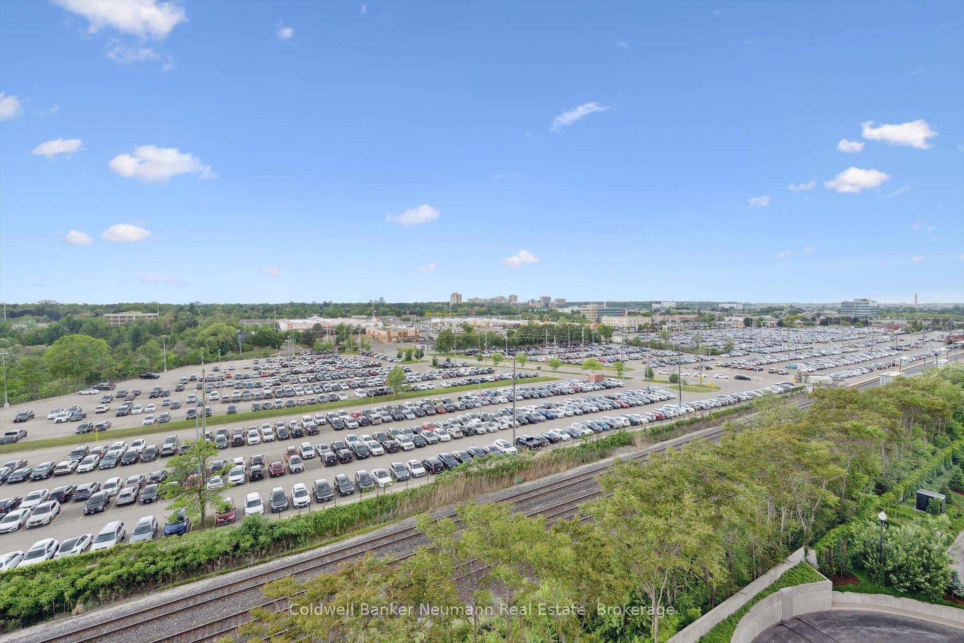 1 Bedroom Condo at 40 Old Mill, Oakville For sale