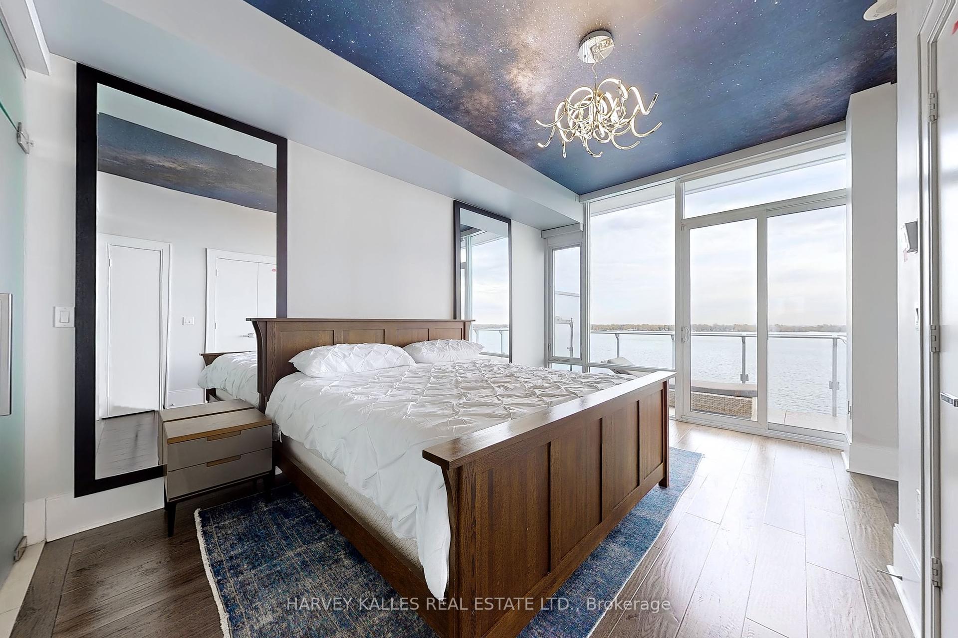 29 Queens Quay N/A E 1006