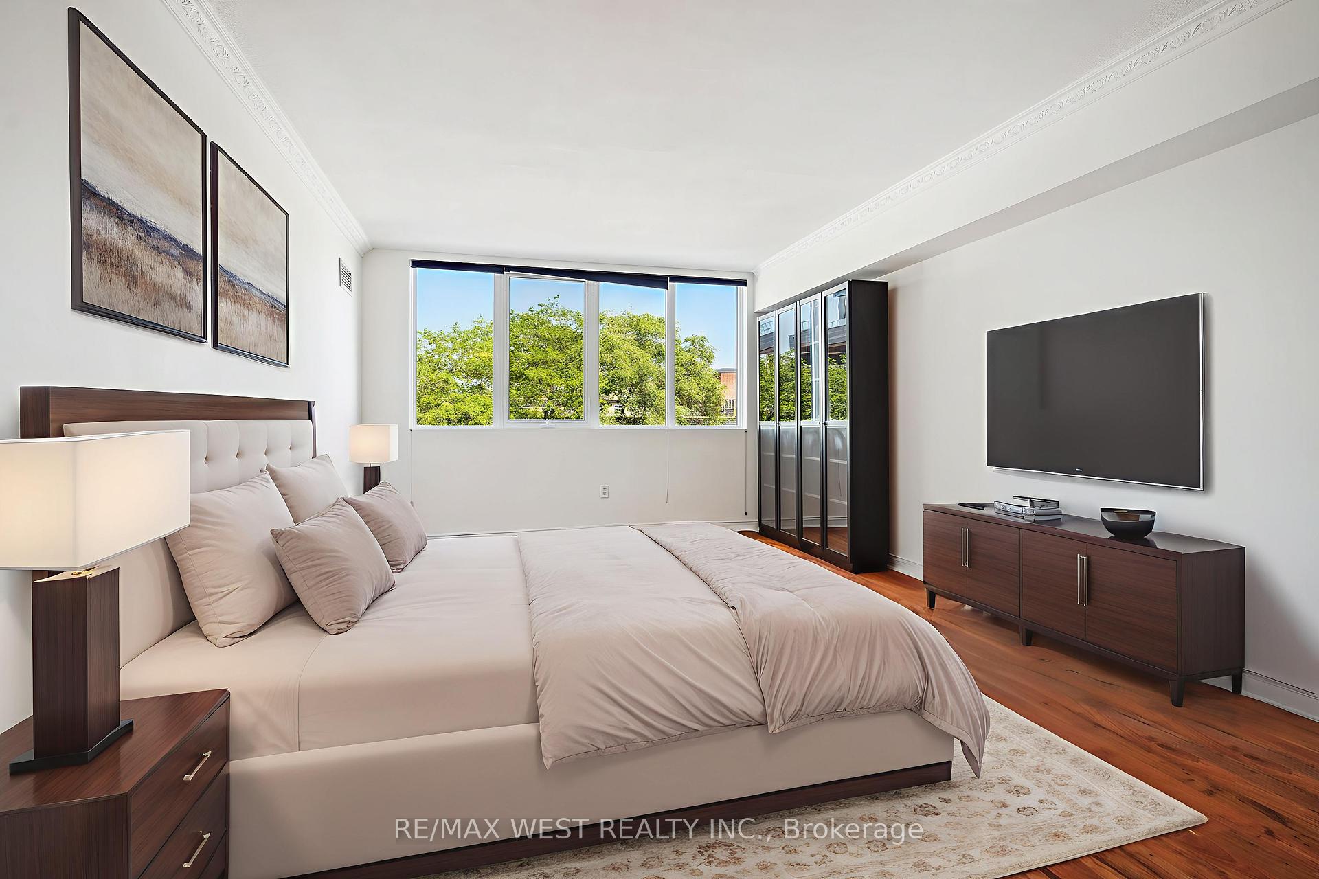 2 Bedrooms Condo at 256 Jarvis, Toronto For sale