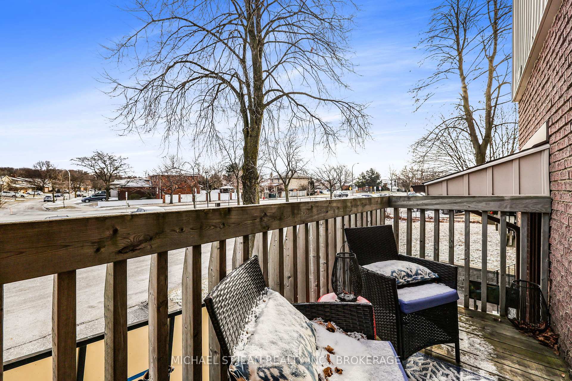 3 Bedrooms Condo at 1115 Paramount,  Hamilton For sale