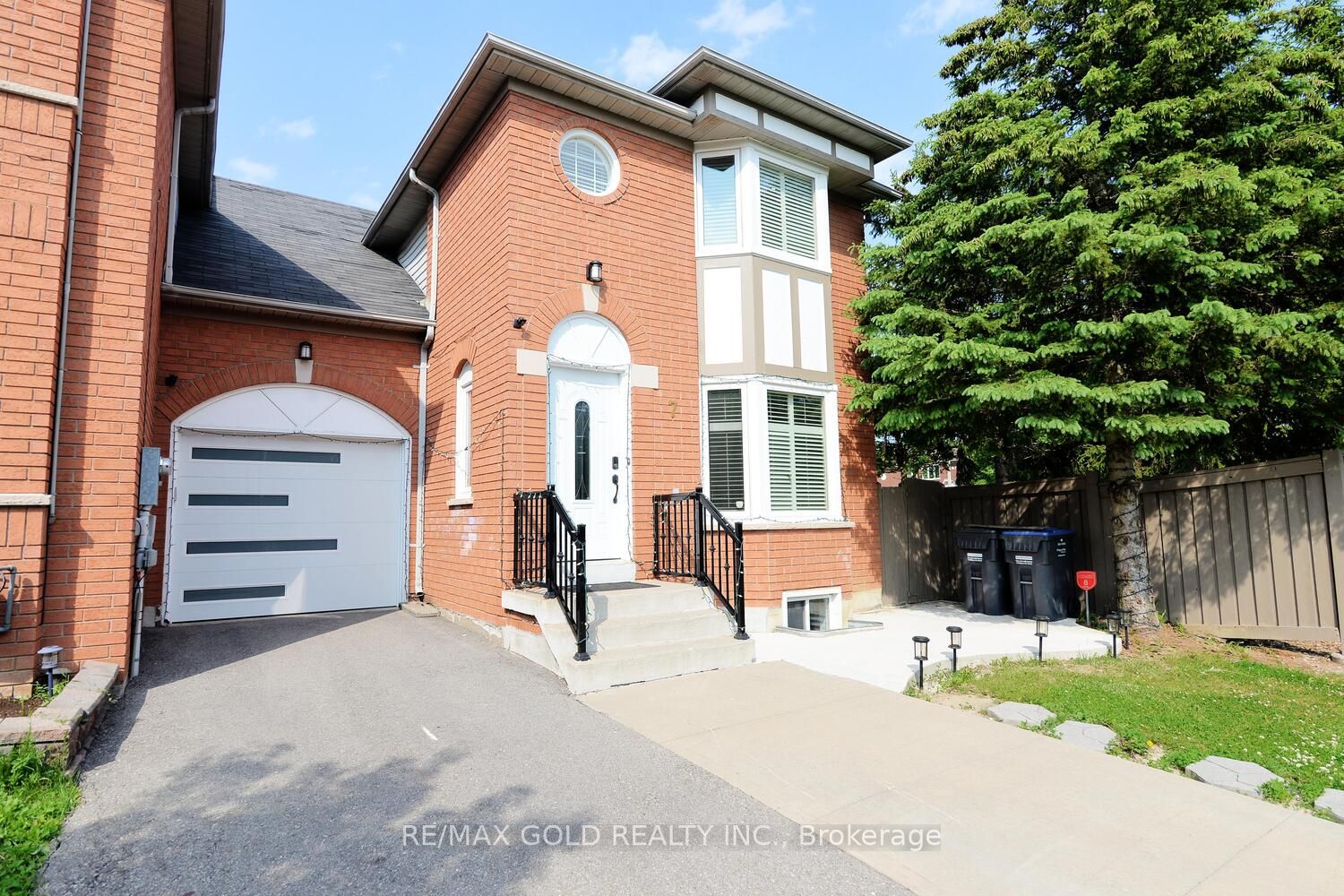 7 Lofty Pines Place