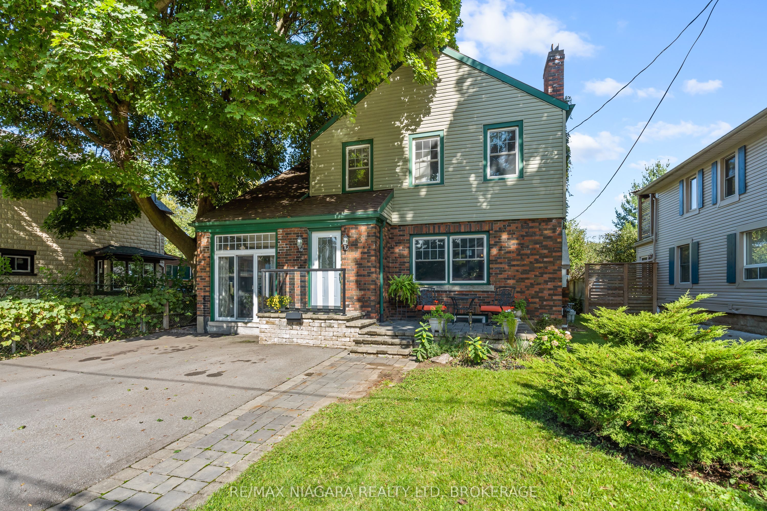 18 Thomas Street, St. Catharines, ON L2R 6L6