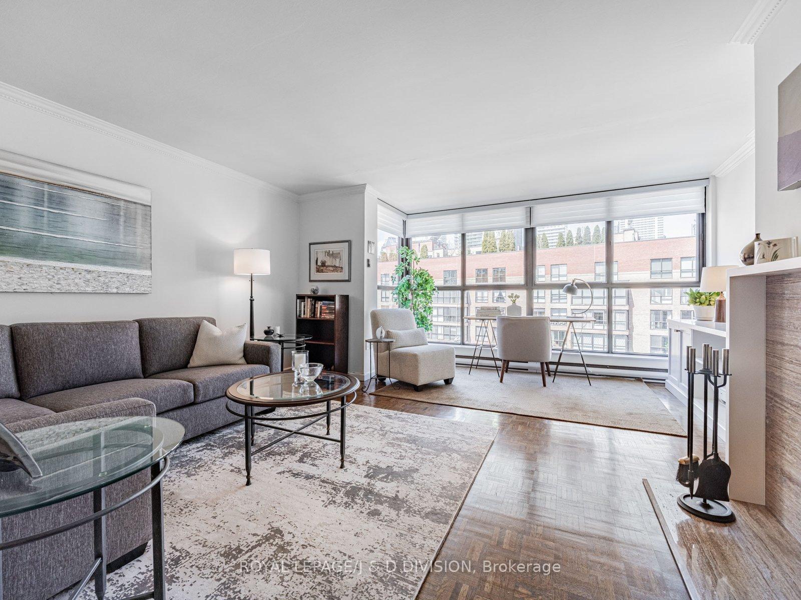 2 Bedrooms Condo at 80 Front, Toronto For sale