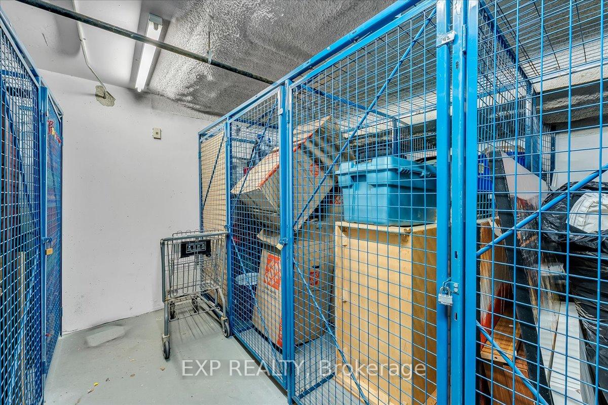 1 Bedroom Condo at 141 Woodbridge, Vaughan For sale
