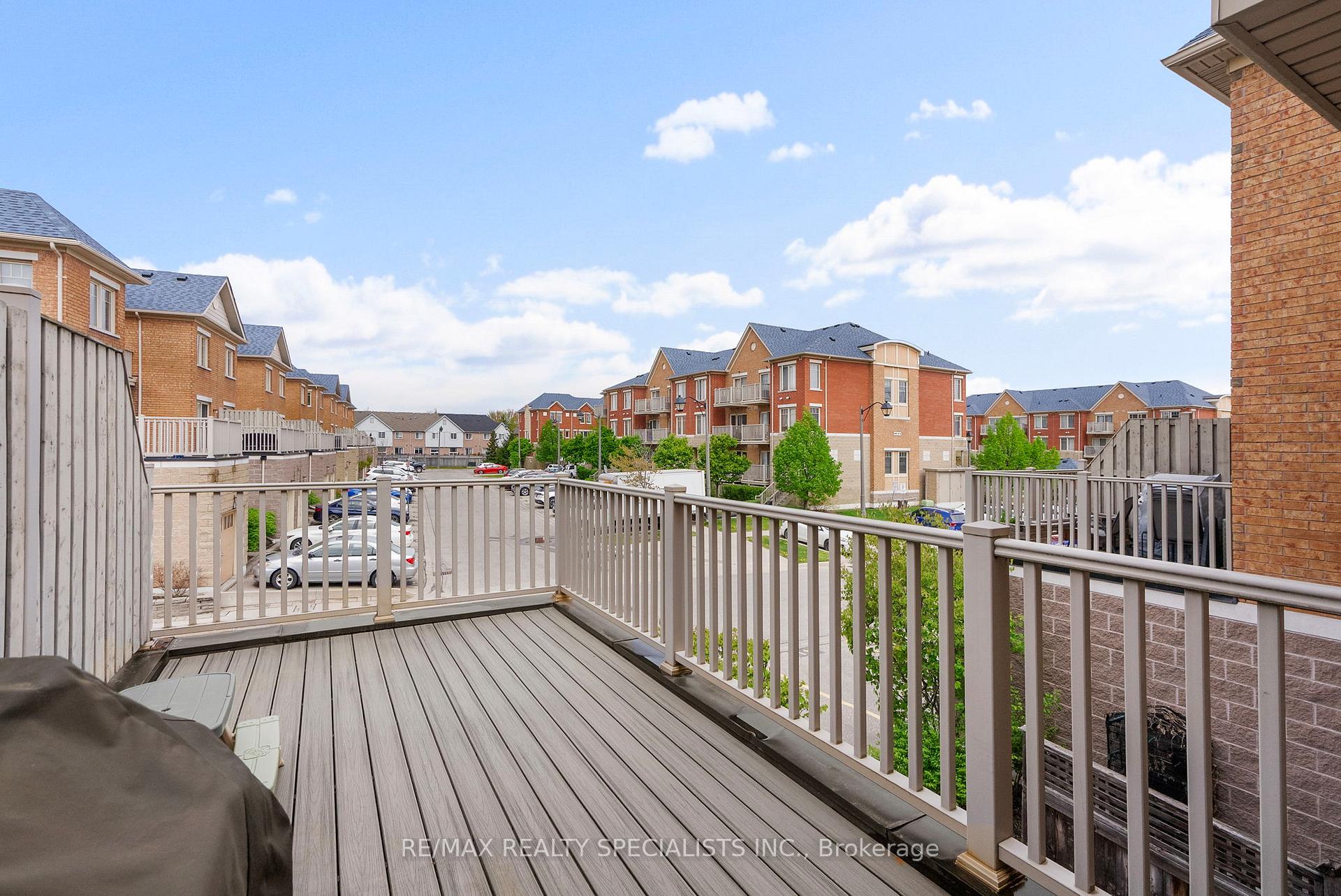 2 Bedrooms Condo at 3985 Eglinton, Mississauga For sale
