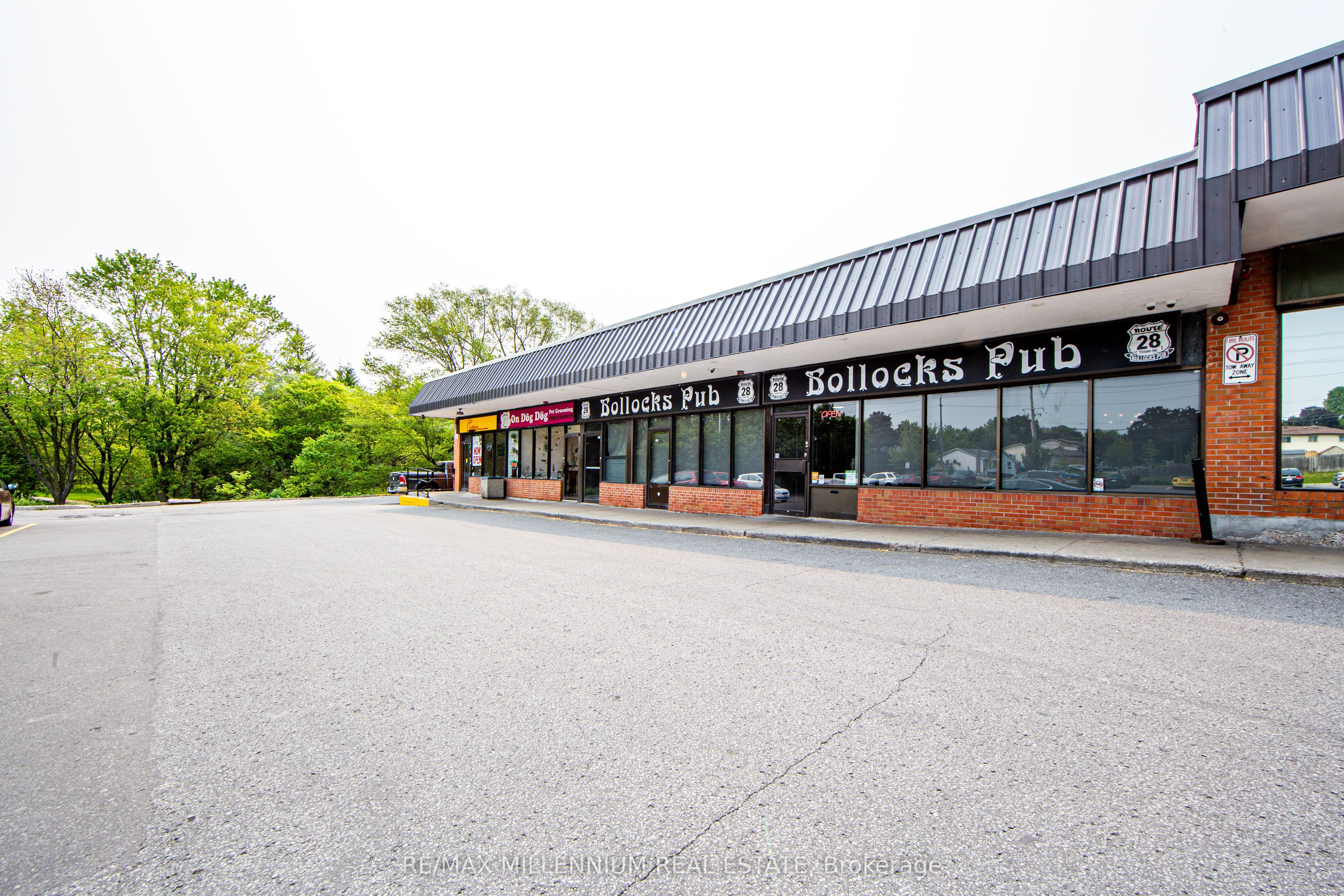555 Rossland Road E