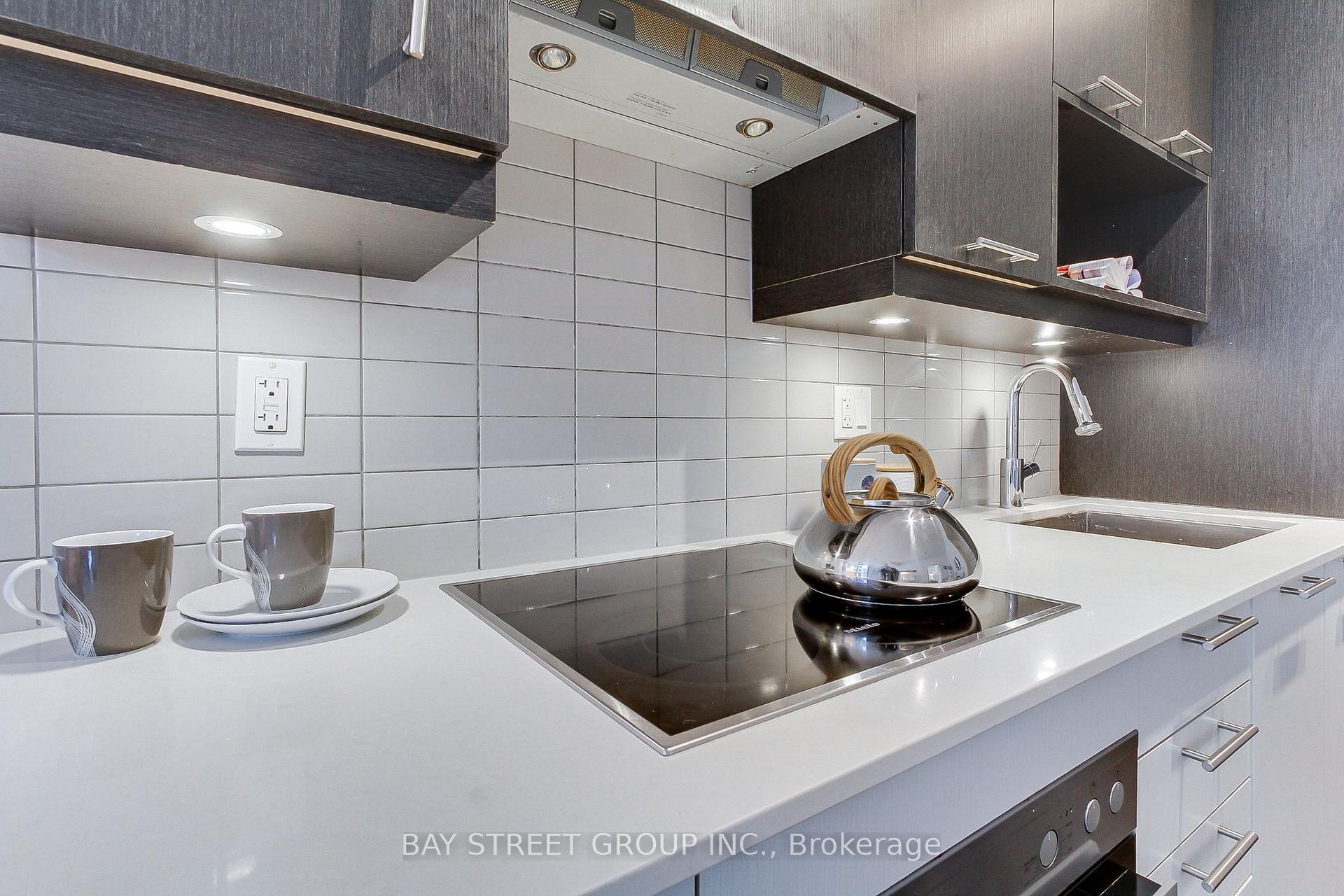 2 Bedrooms Condo at 199 Richmond, Toronto For sale