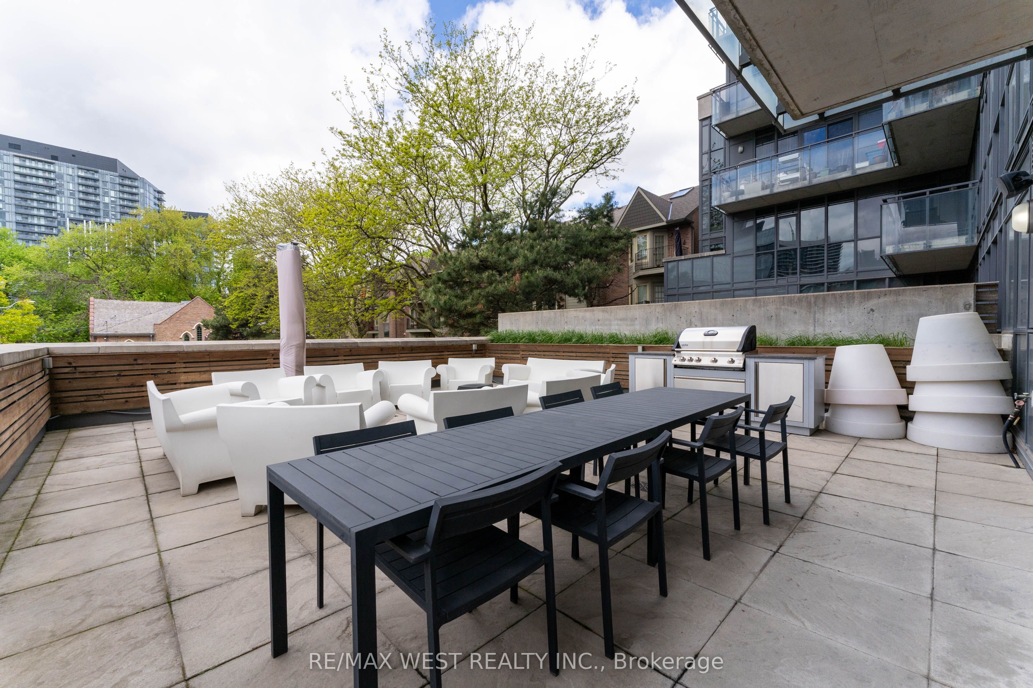 90 Trinity Street, #303