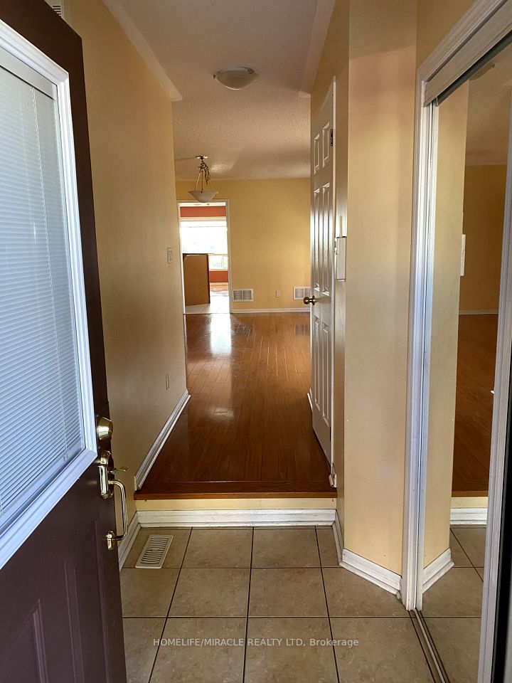 72 Coachlight Crescent, Brampton, ON L6P 2Y8