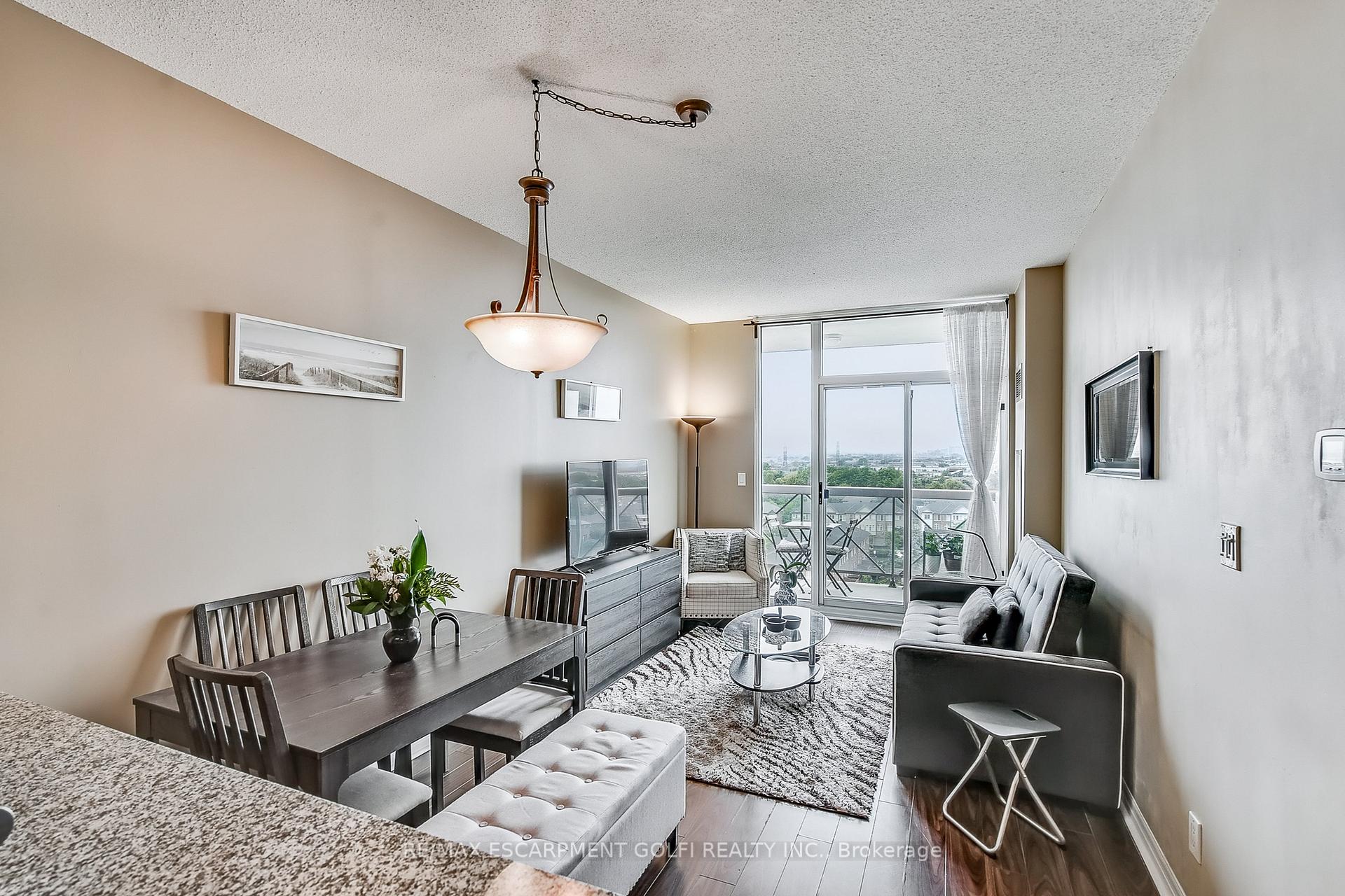 1 Bedroom Condo at 1359 Rathburn, Mississauga For sale
