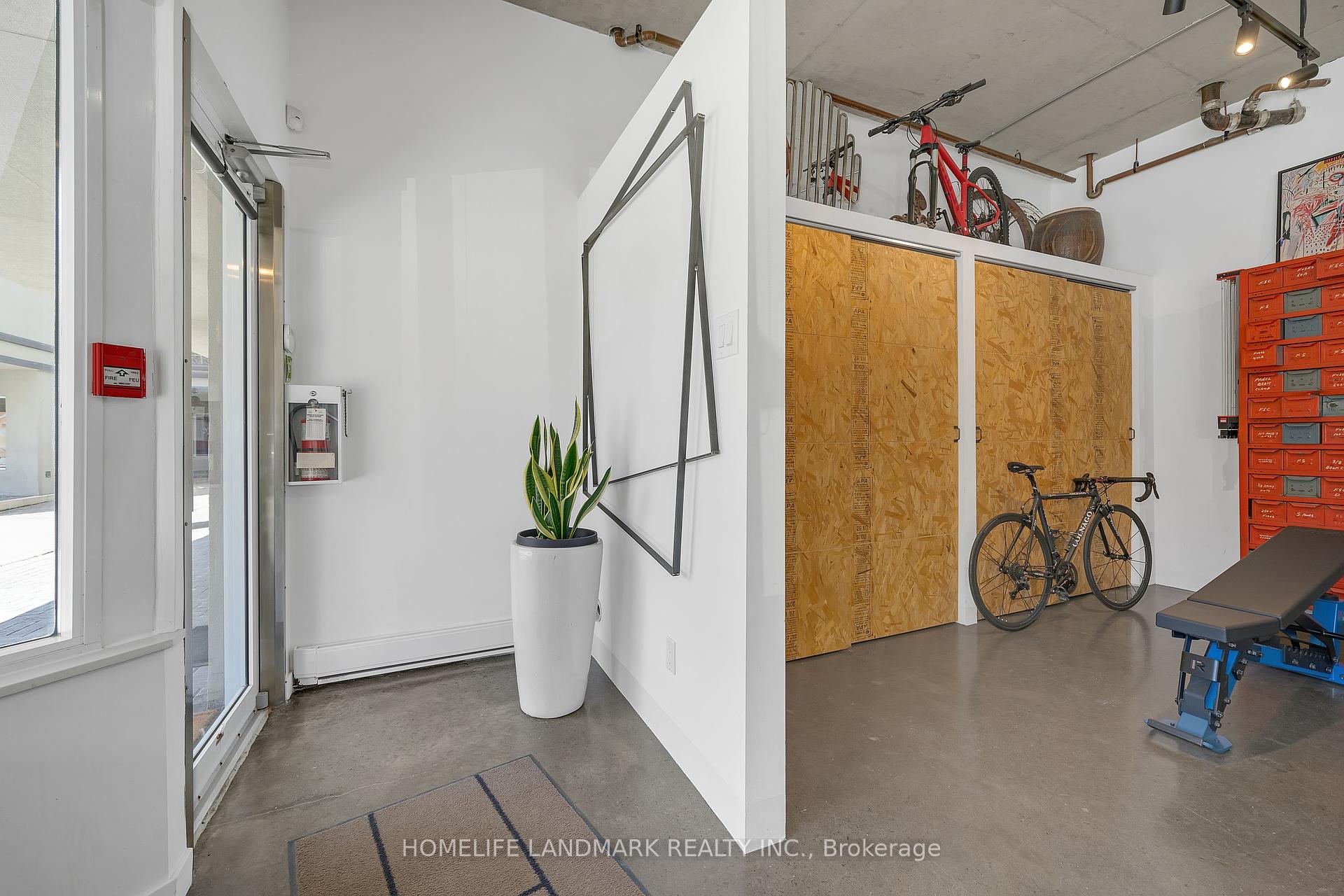 2 Bedrooms Condo at 2351 Kennedy,  Toronto For sale