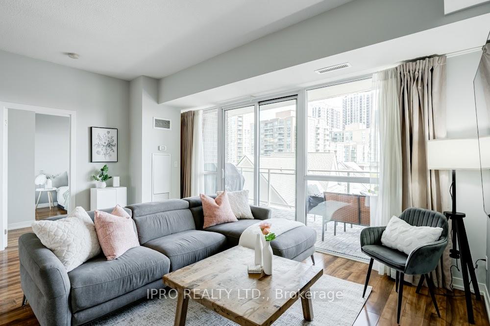 2 Bedrooms Condo at 5101 Dundas, Toronto For sale