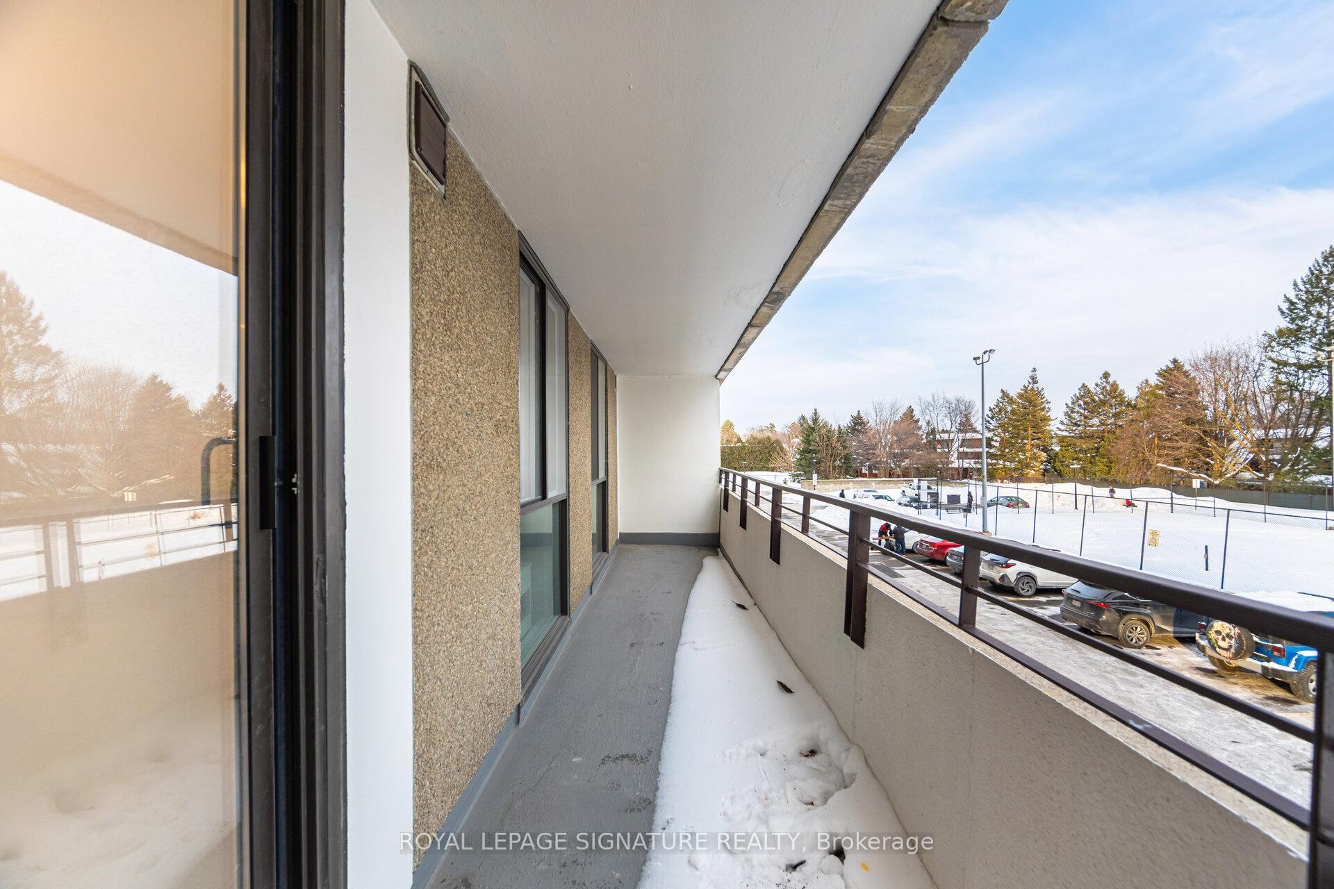 4 Bedrooms Condo at 1300 Mississauga Valley,  Mississauga For sale