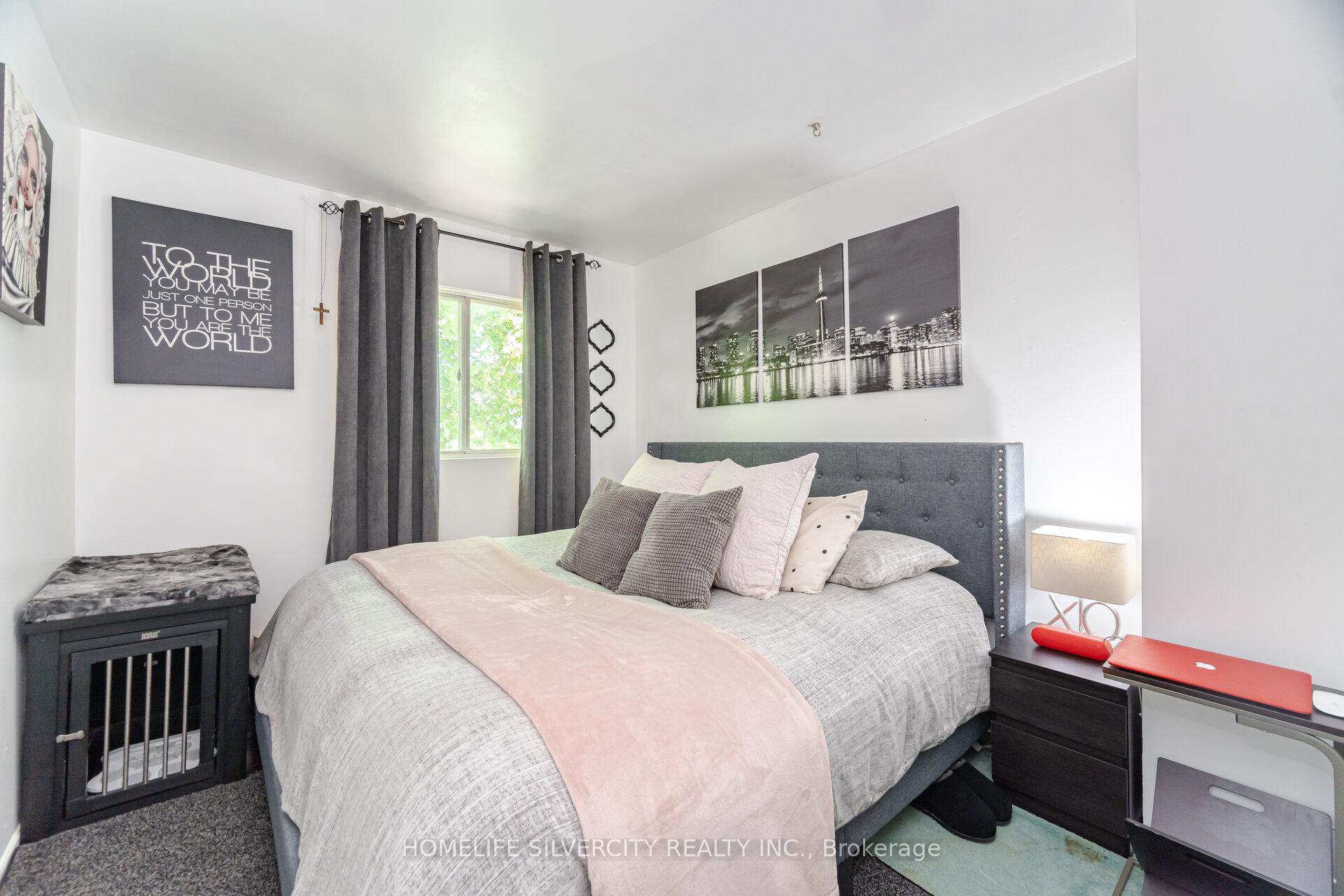 3 Bedrooms Condo at 3500 Glen erin, Mississauga For sale