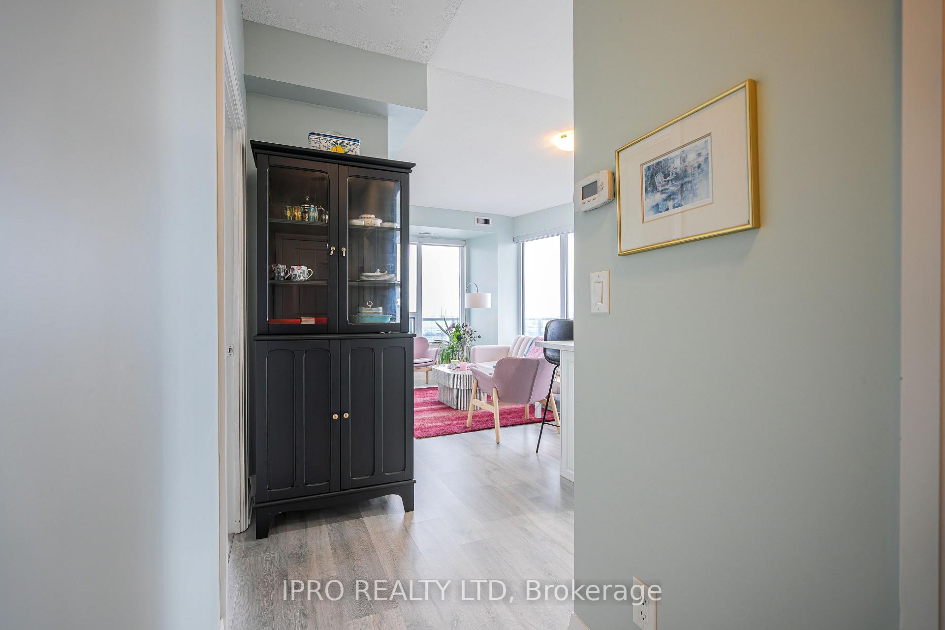 2 Bedrooms Condo at 3600 Hwy 7,  Vaughan For sale