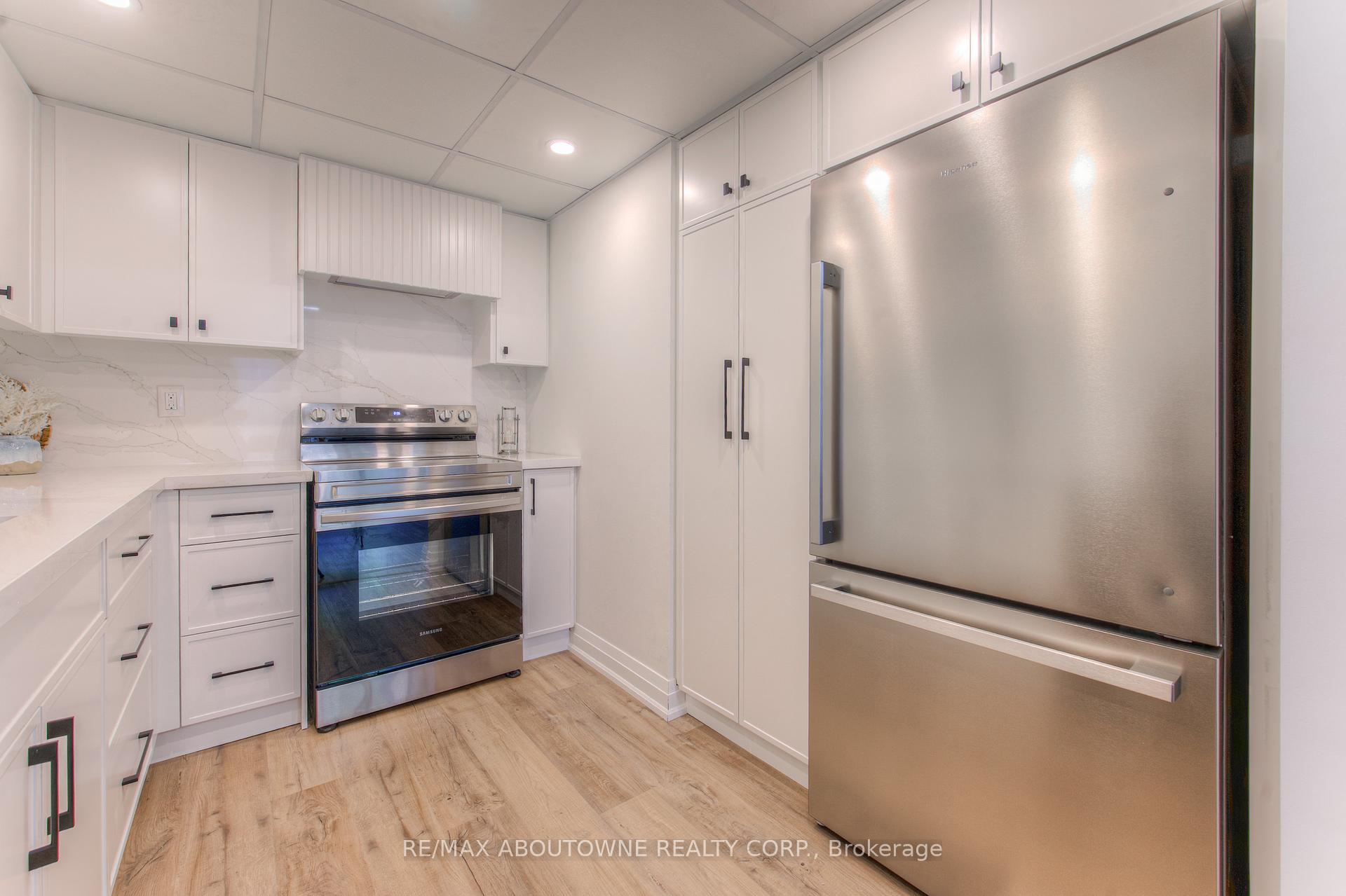 1 Bedroom Condo at 5090 Pinedale, Burlington For sale