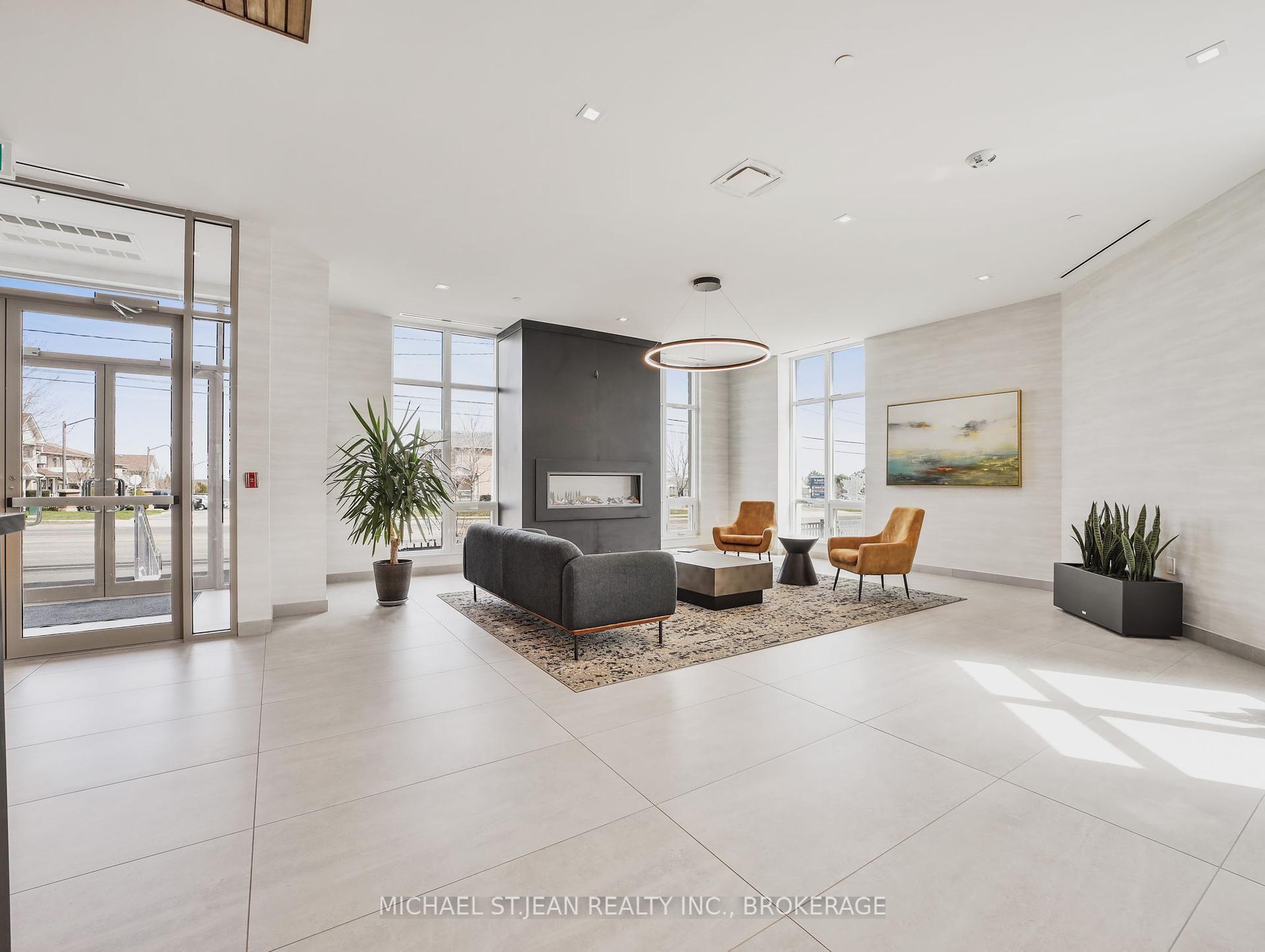 2 Bedrooms Condo at 2750 King,  Hamilton For sale