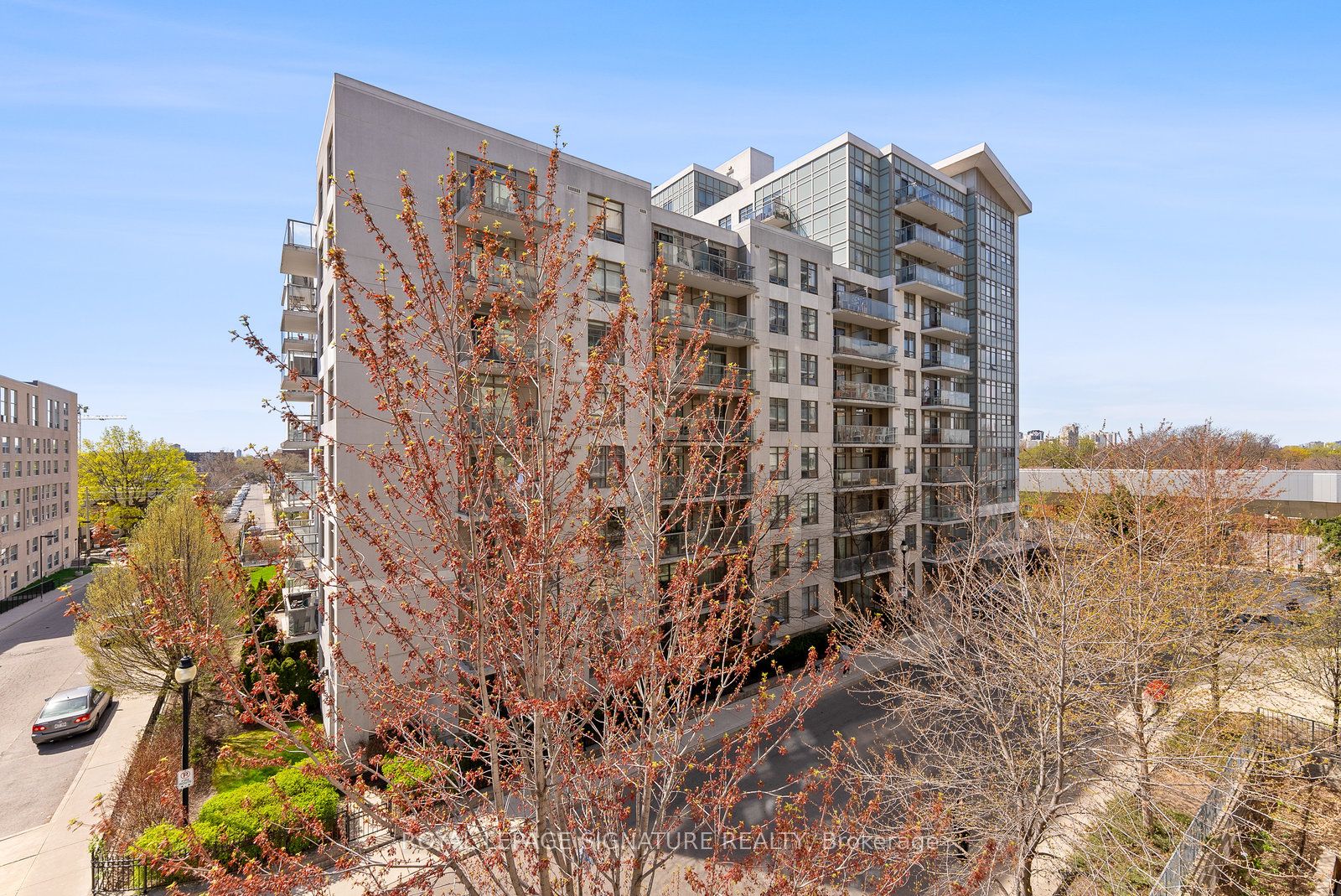 816 Lansdowne Avenue, #410
