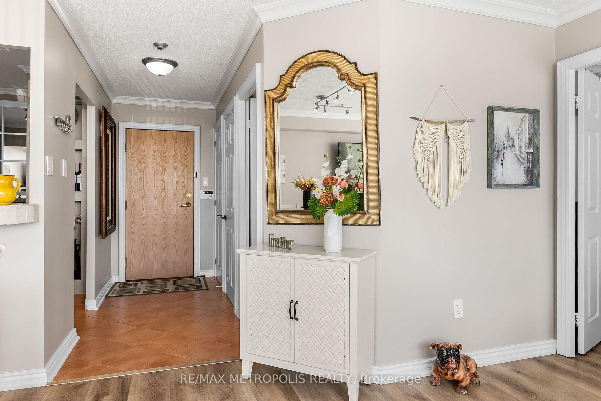 1 Bedroom Condo at 55 Elm, Mississauga For sale