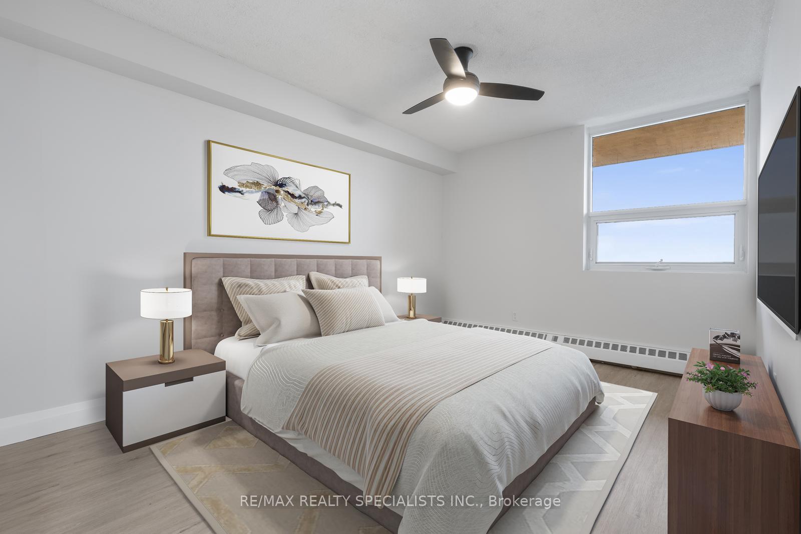 2 Bedrooms Condo at 2929 Aquitaine, Mississauga For sale