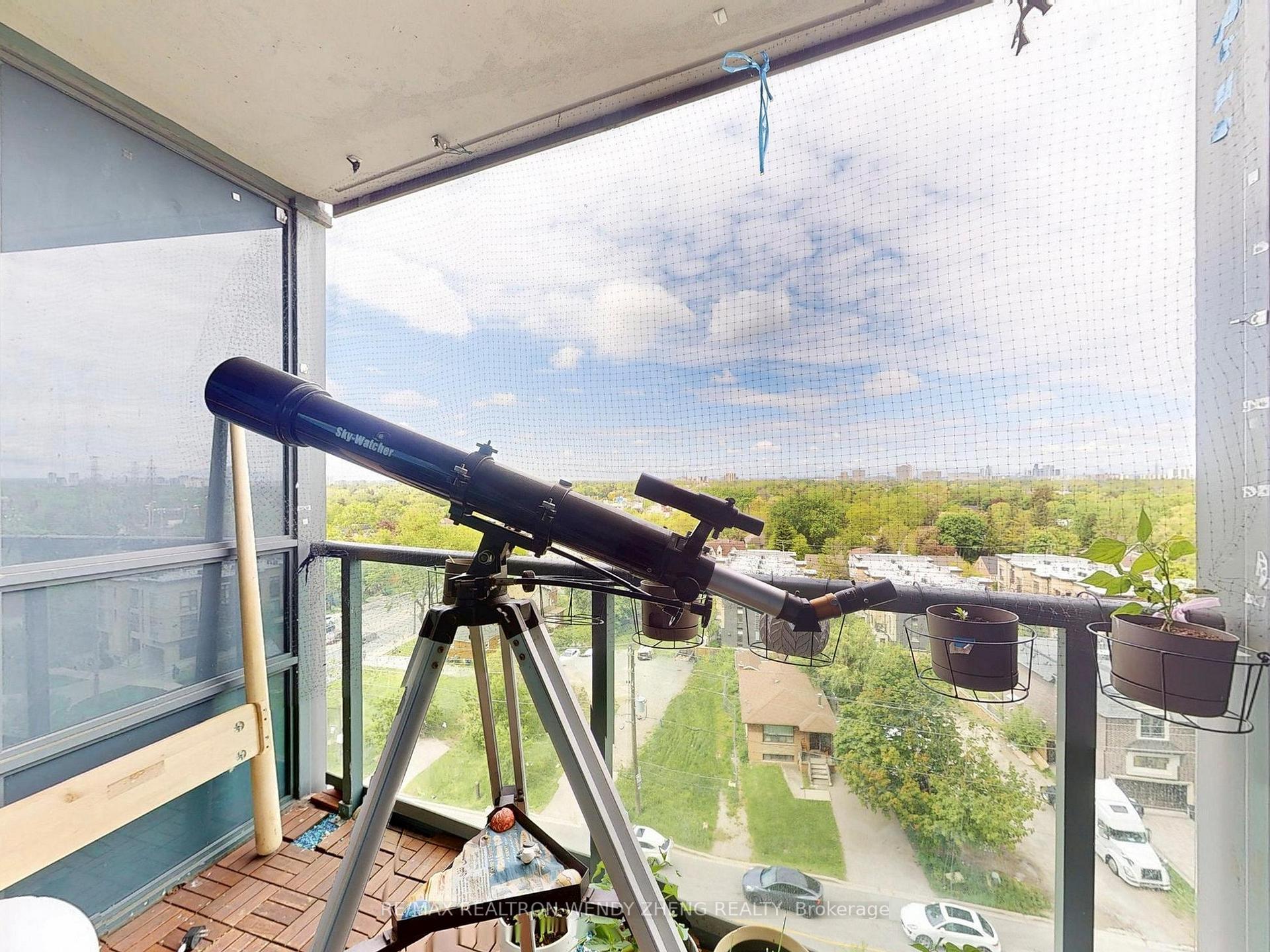 1 Bedroom Condo at 15 Greenview, Toronto For sale